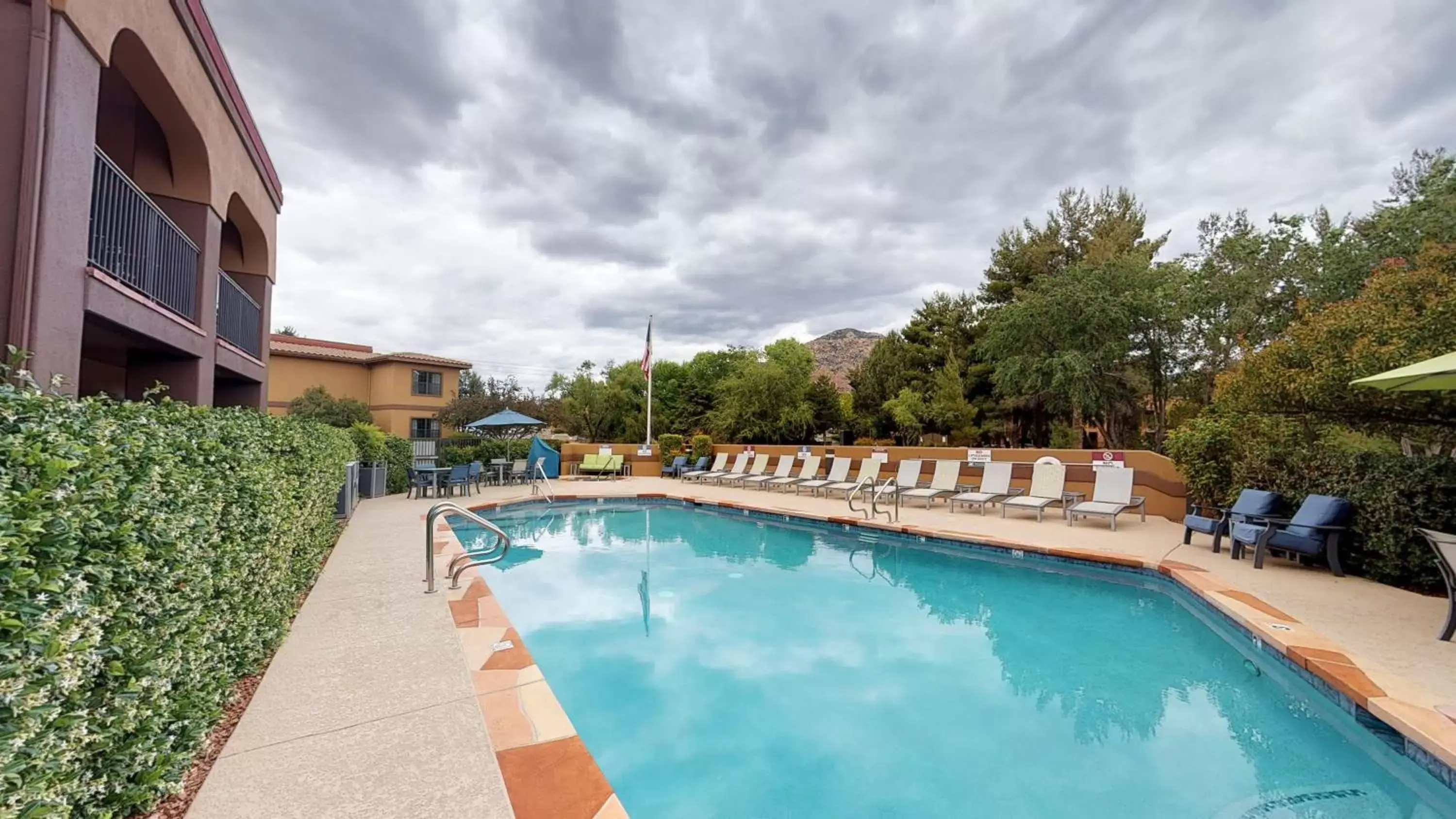 Swimming Pool in Sedona Real Inn & Suites