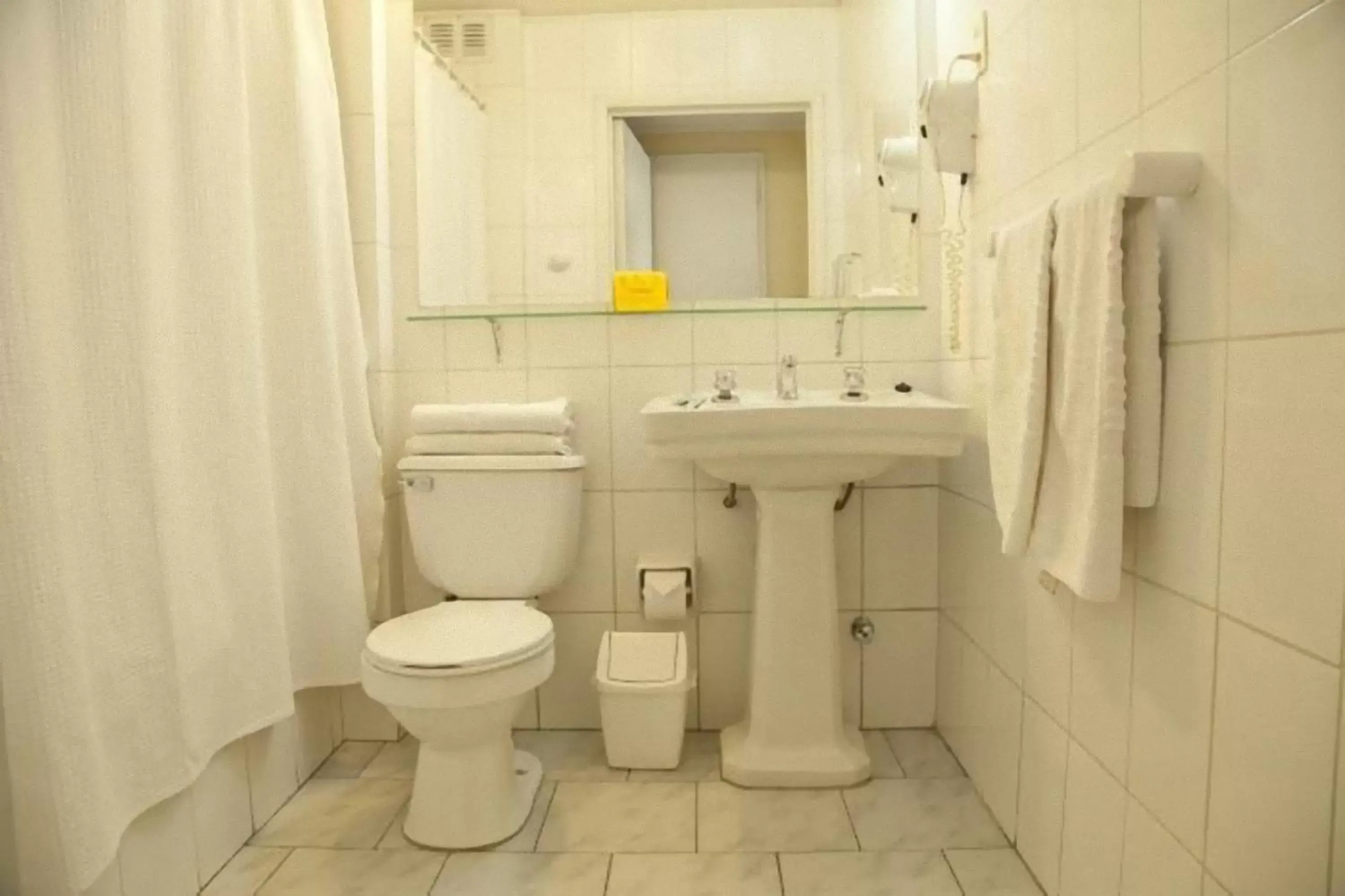 Toilet, Bathroom in Hotel Santa Lucia