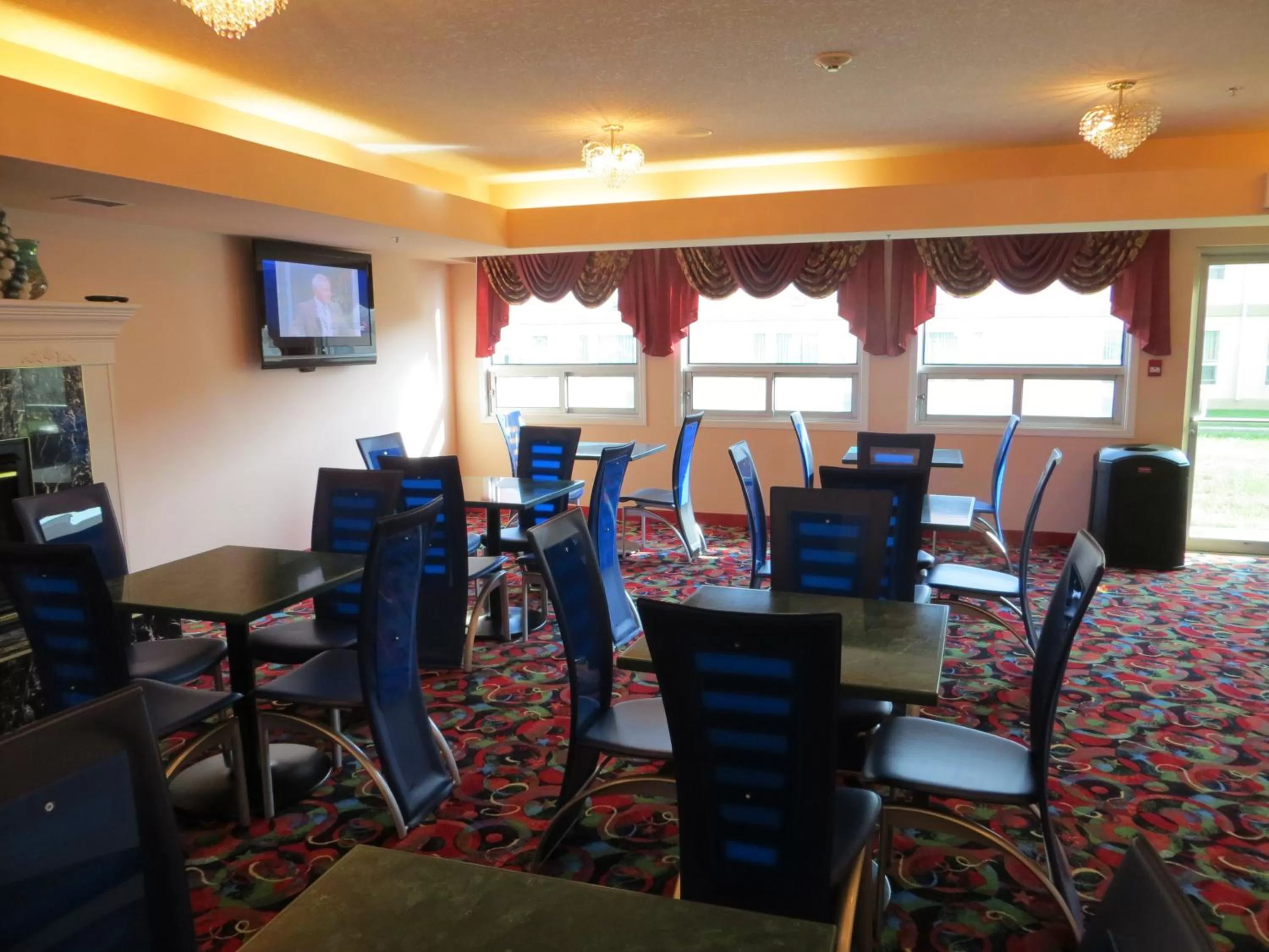Restaurant/places to eat in Crystal Star Inn Edmonton Airport with free shuttle to and from Airport