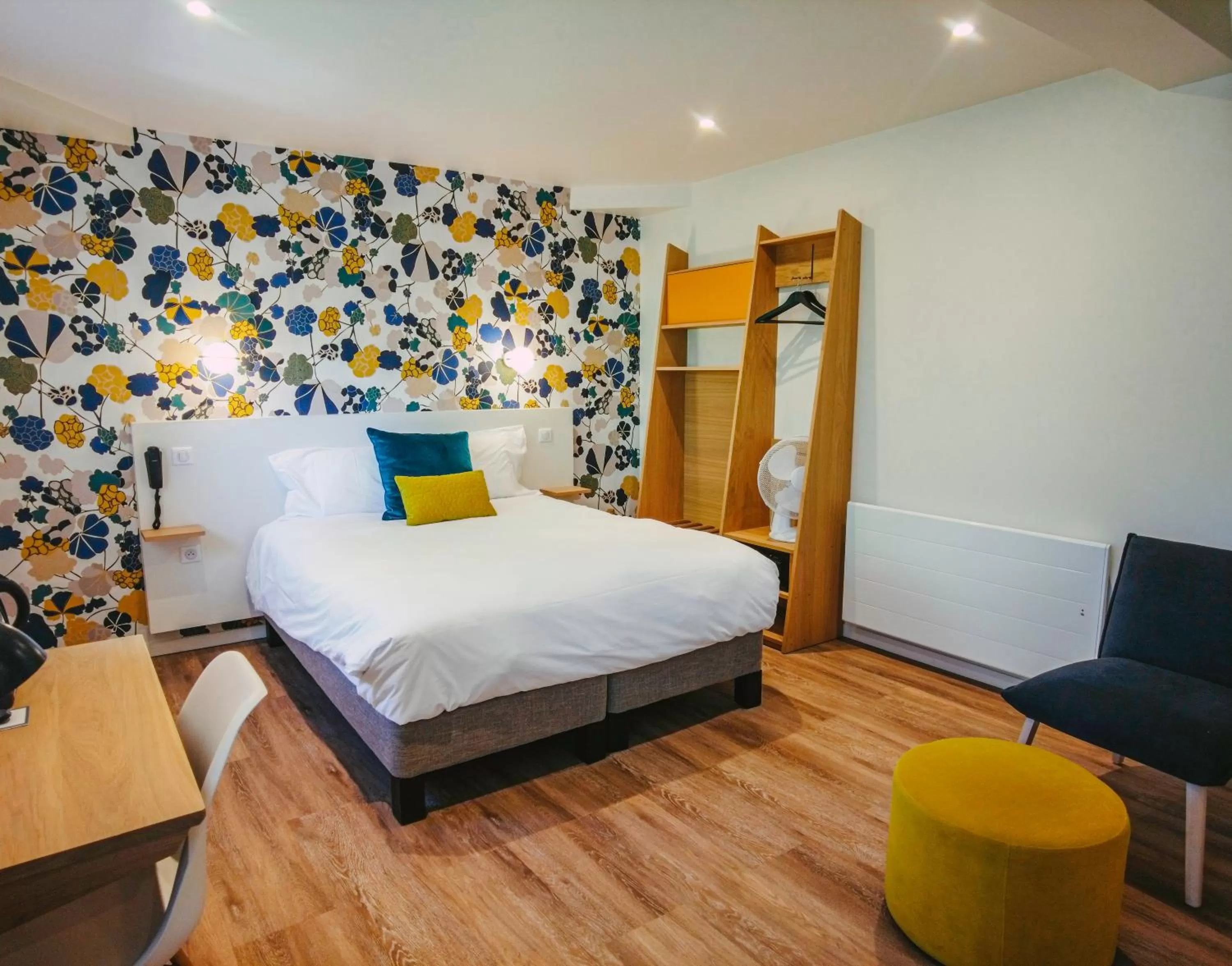 Bed in Mayrena Hotel Restaurant