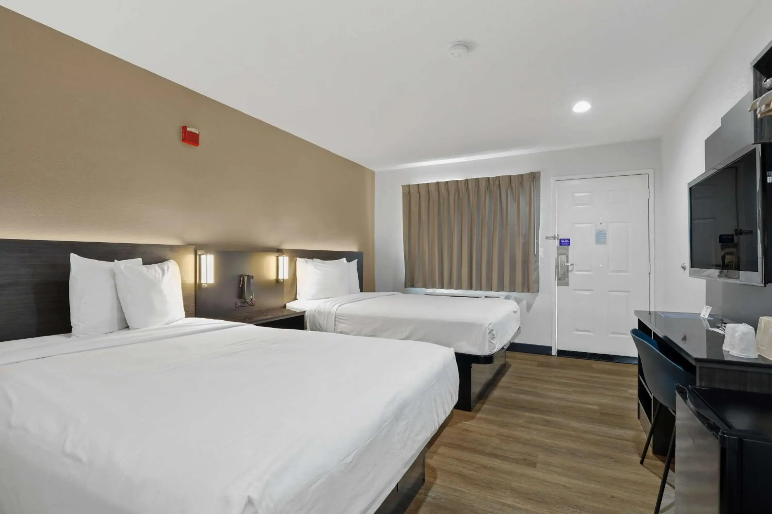 Bedroom, Bed in Motel 6-Escondido, CA Bedroom, Bed in Motel 6-Escondido, CA