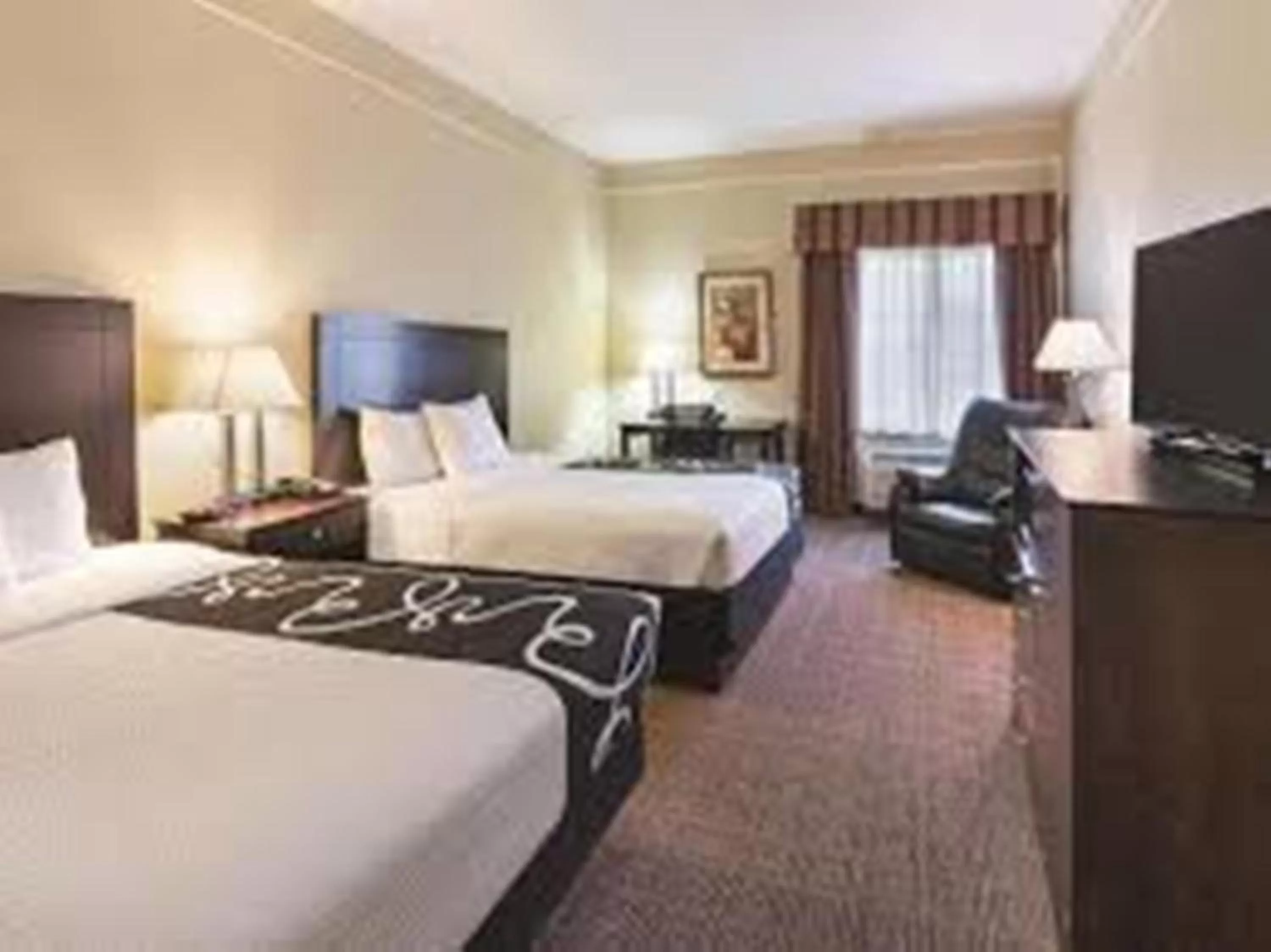 Photo of the whole room, Bed in La Quinta by Wyndham Waxahachie