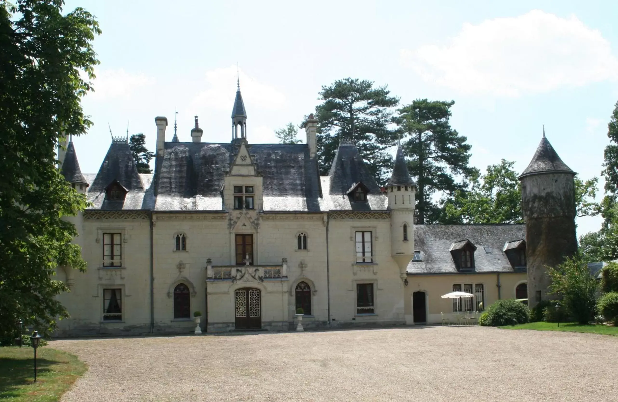 Facade/entrance, Property Building in Château de Nazé