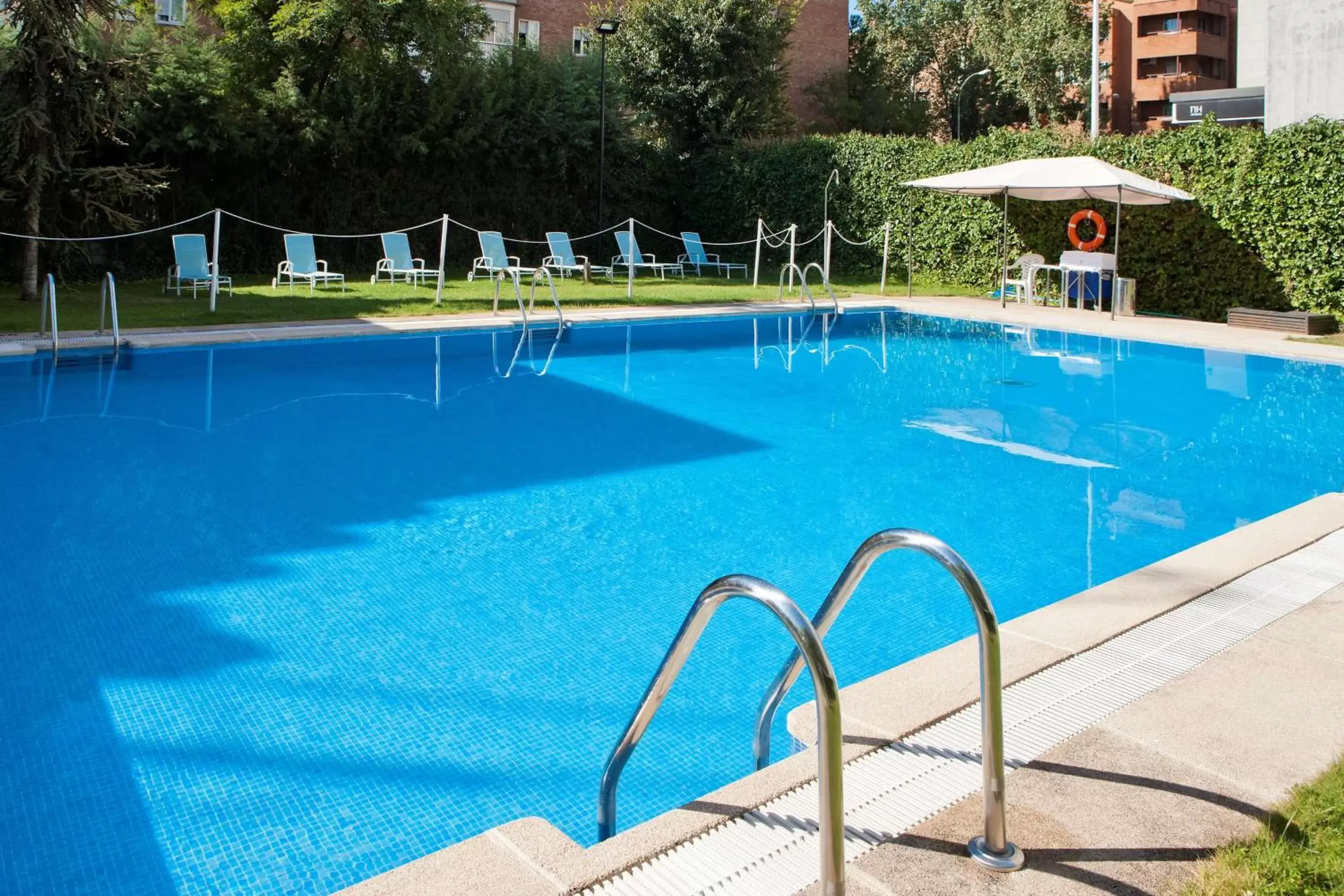 Pool view, Swimming Pool in NH Madrid Ventas