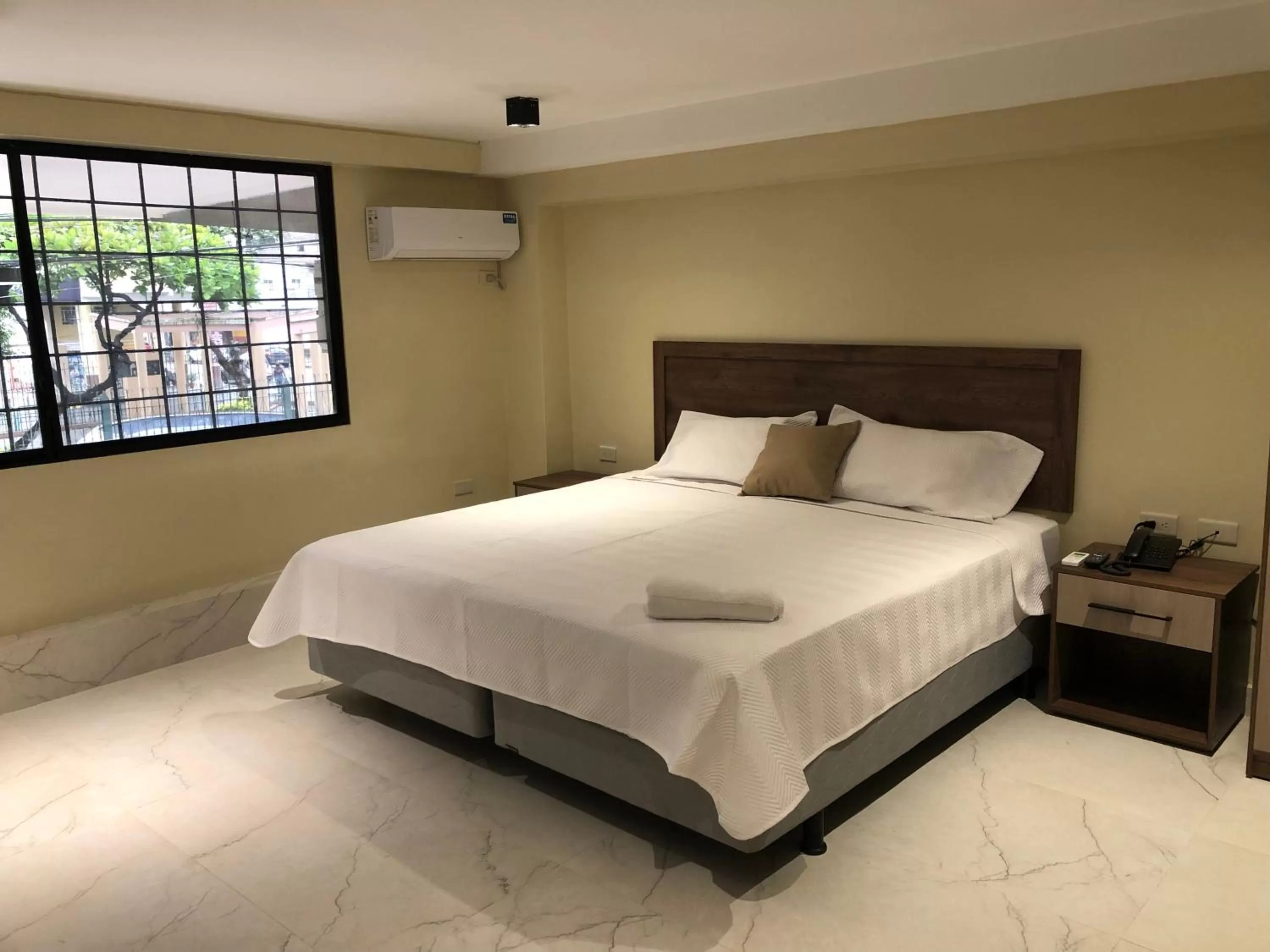 air conditioner, Bed in Hotel Sada