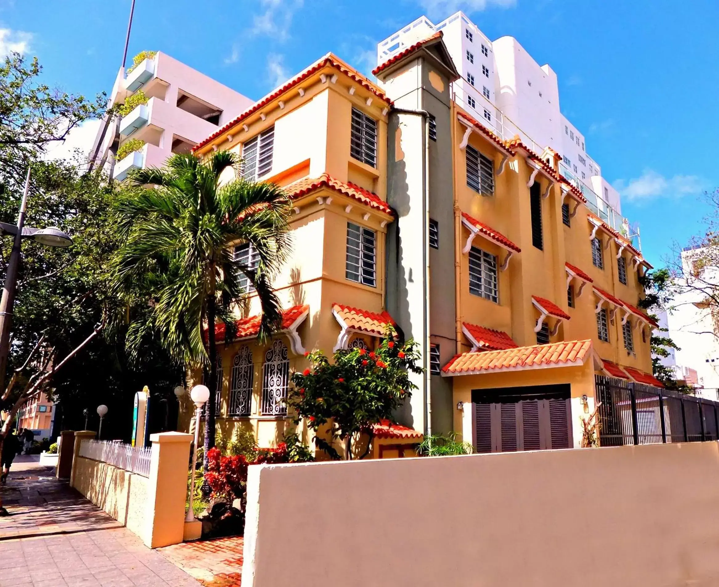 Facade/entrance, Property Building in Canario Boutique Hotel