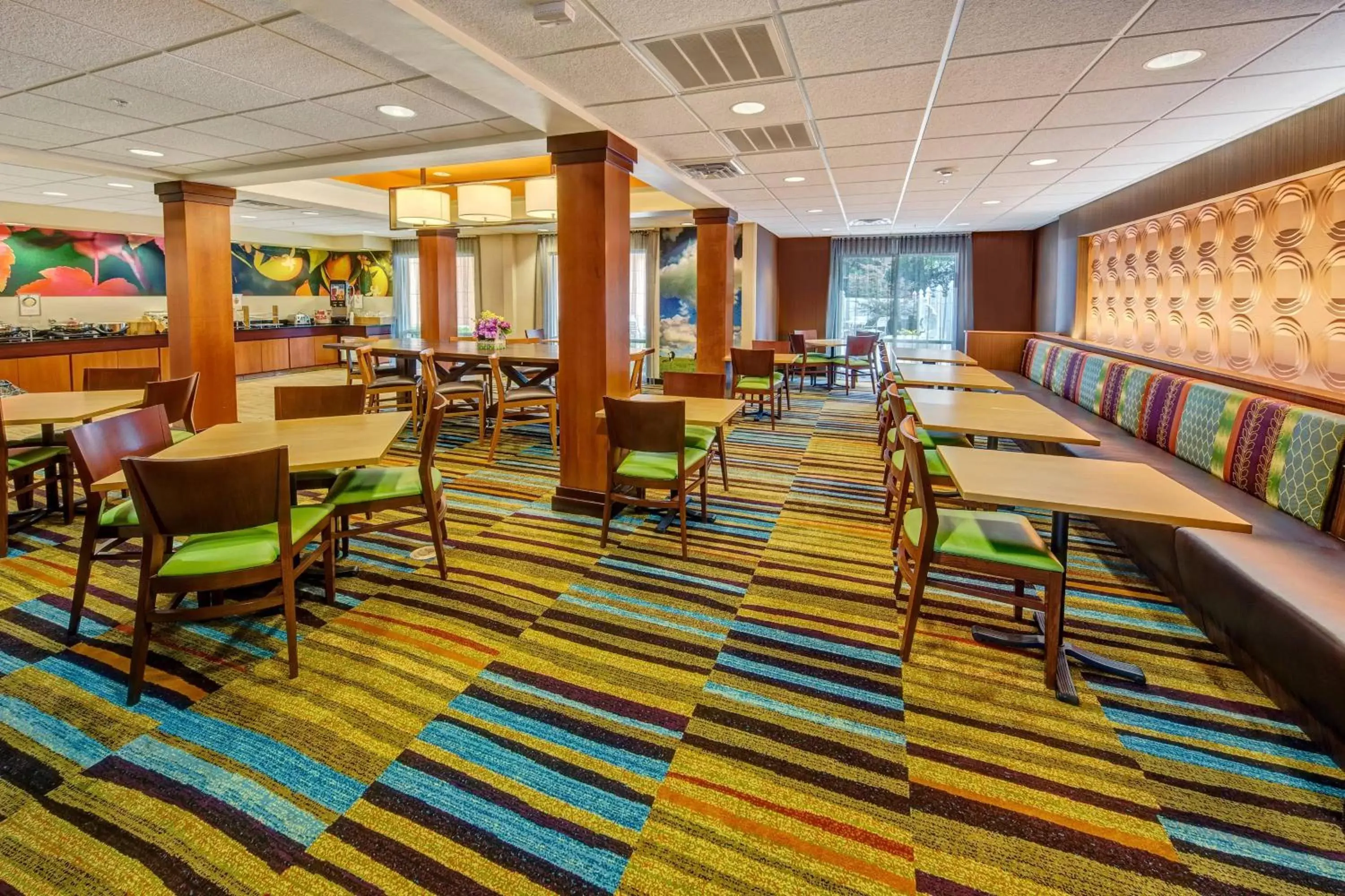 Breakfast, Restaurant/Places to Eat in Fairfield by Marriott Russellville