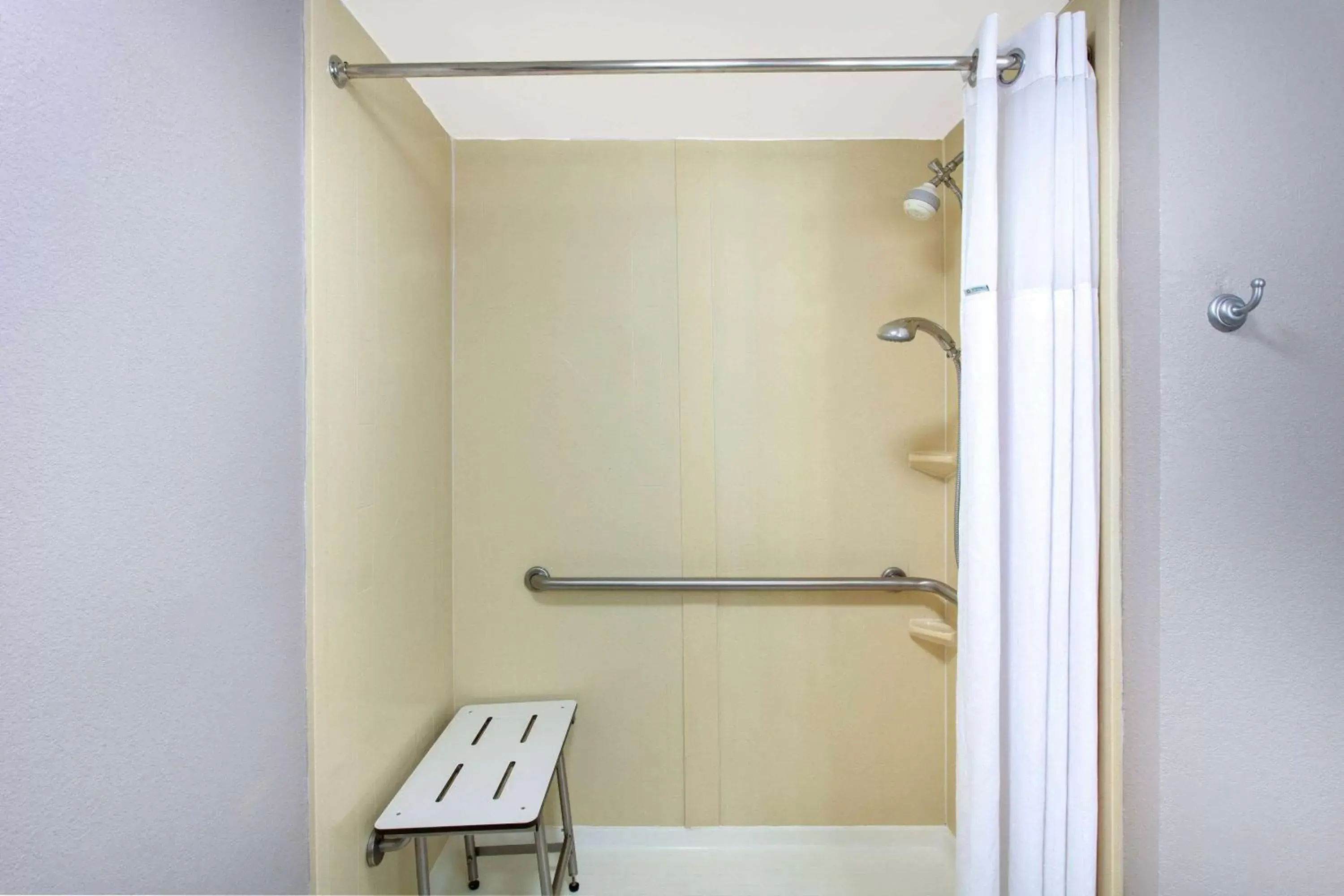 Shower, Bathroom in Wingate by Wyndham Charleston Coliseum