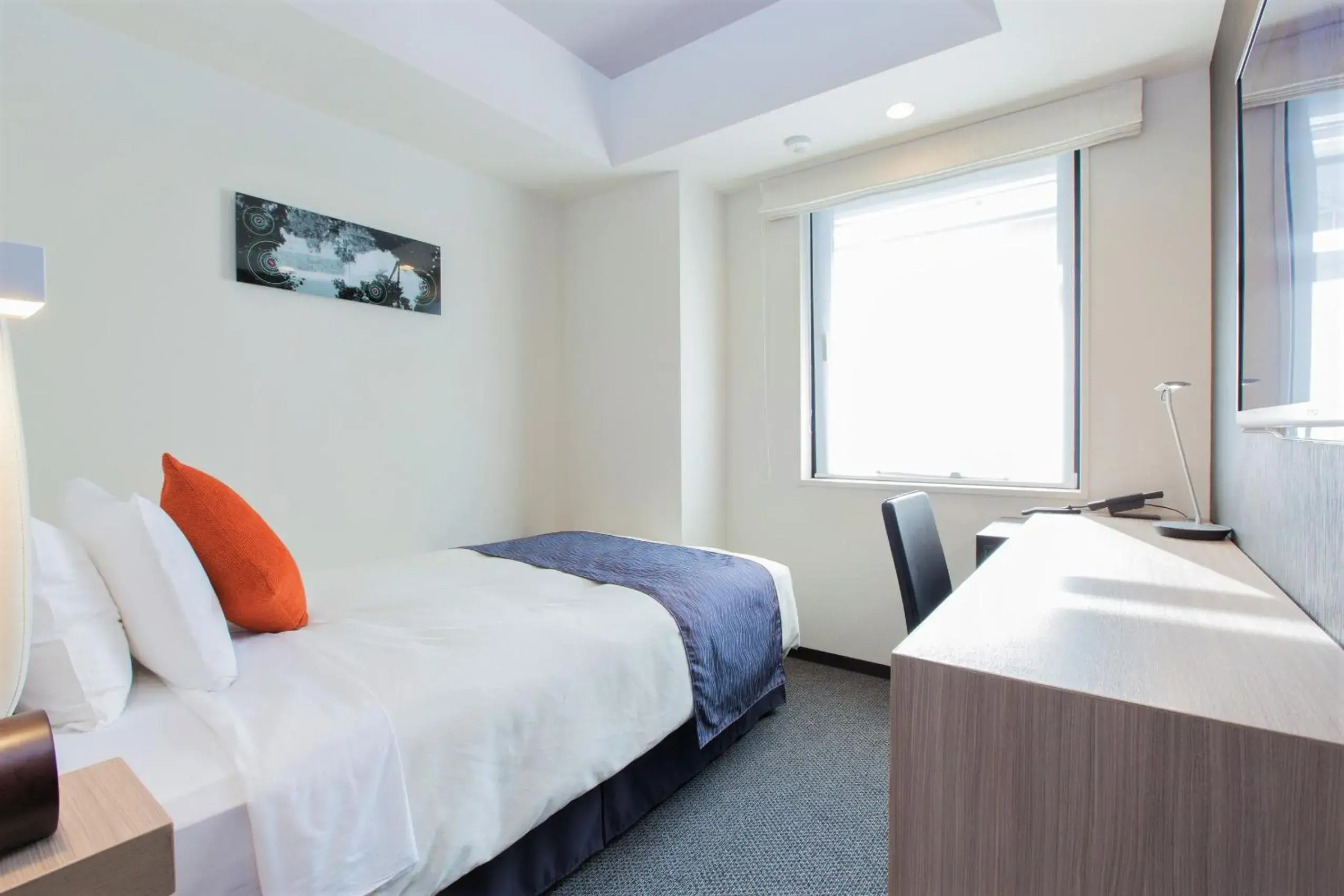 Bed in Tokyu Stay Shimbashi