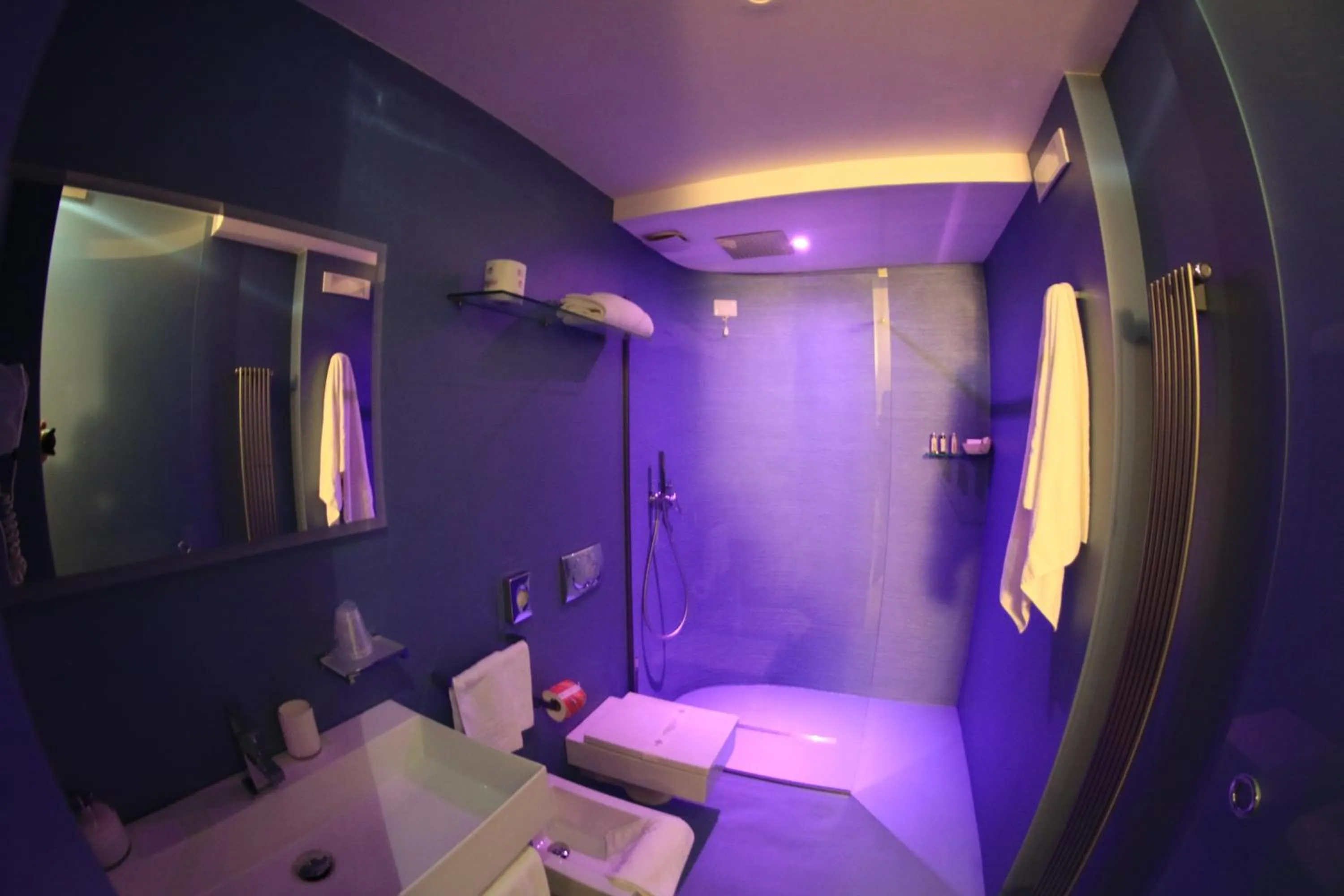 Toilet in Albergo Del Sedile