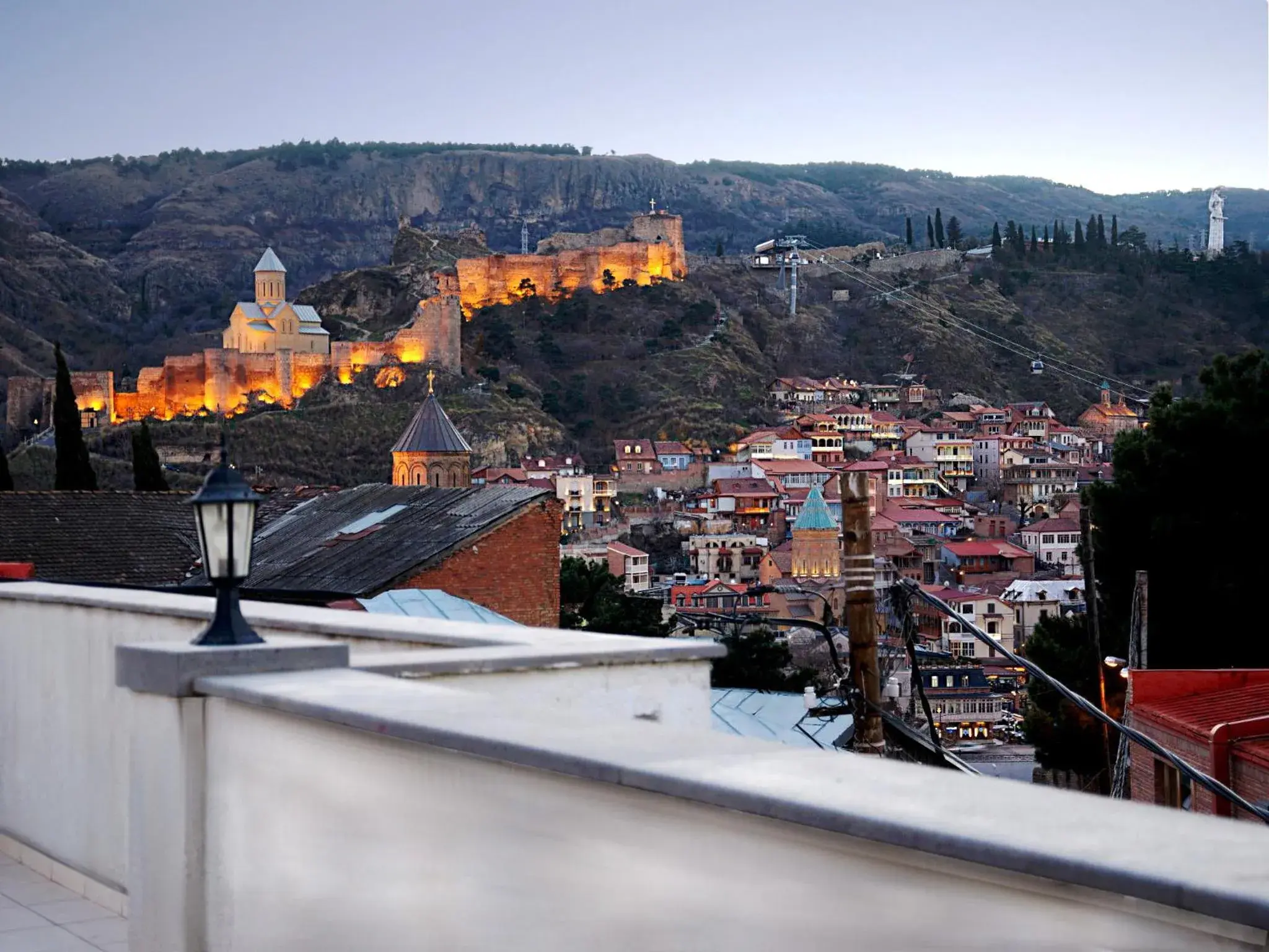 Balcony/Terrace, Mountain View in Hotel New Metekhi