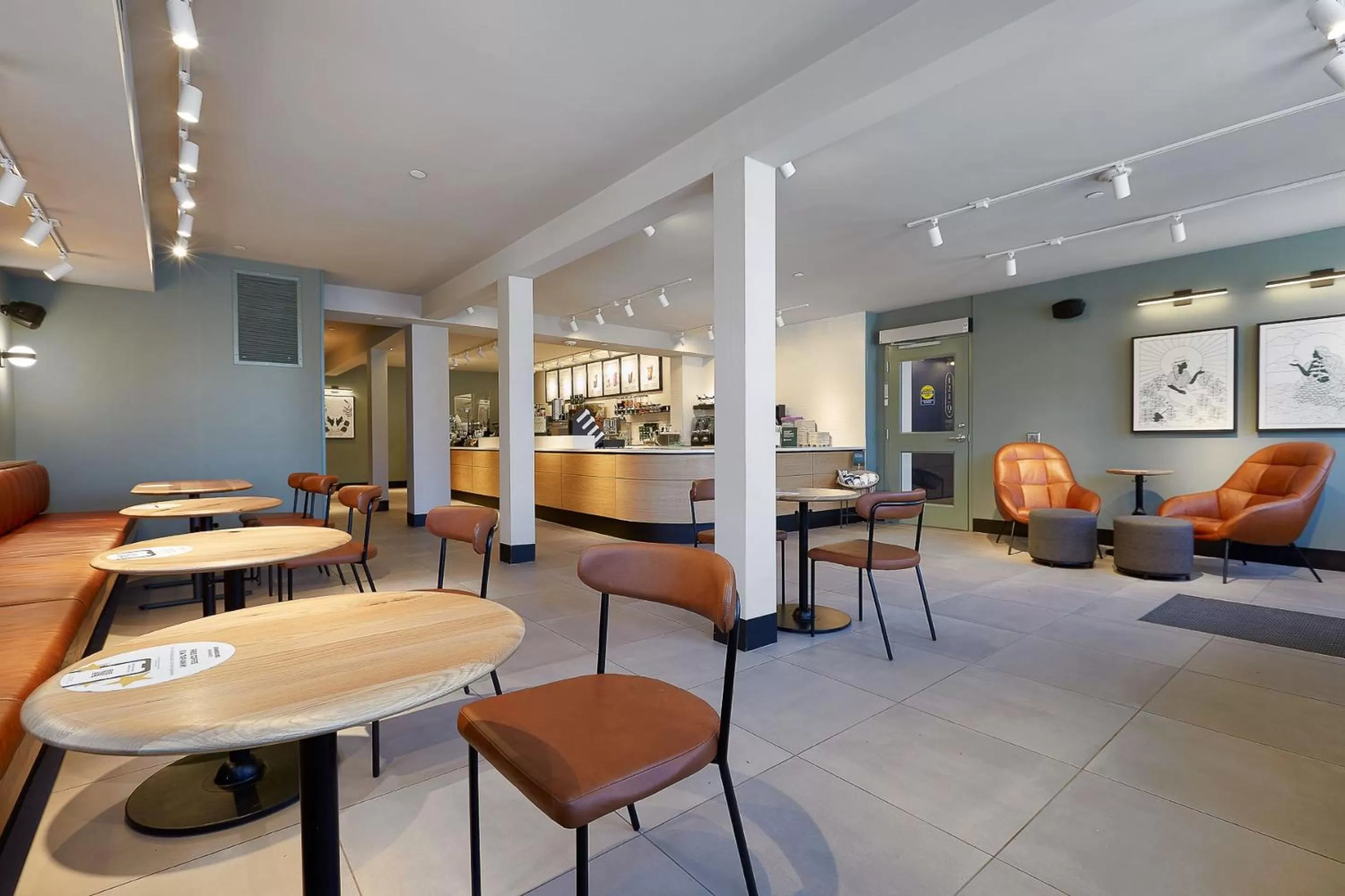 Restaurant/places to eat in 124 on Queen Hotel & Spa