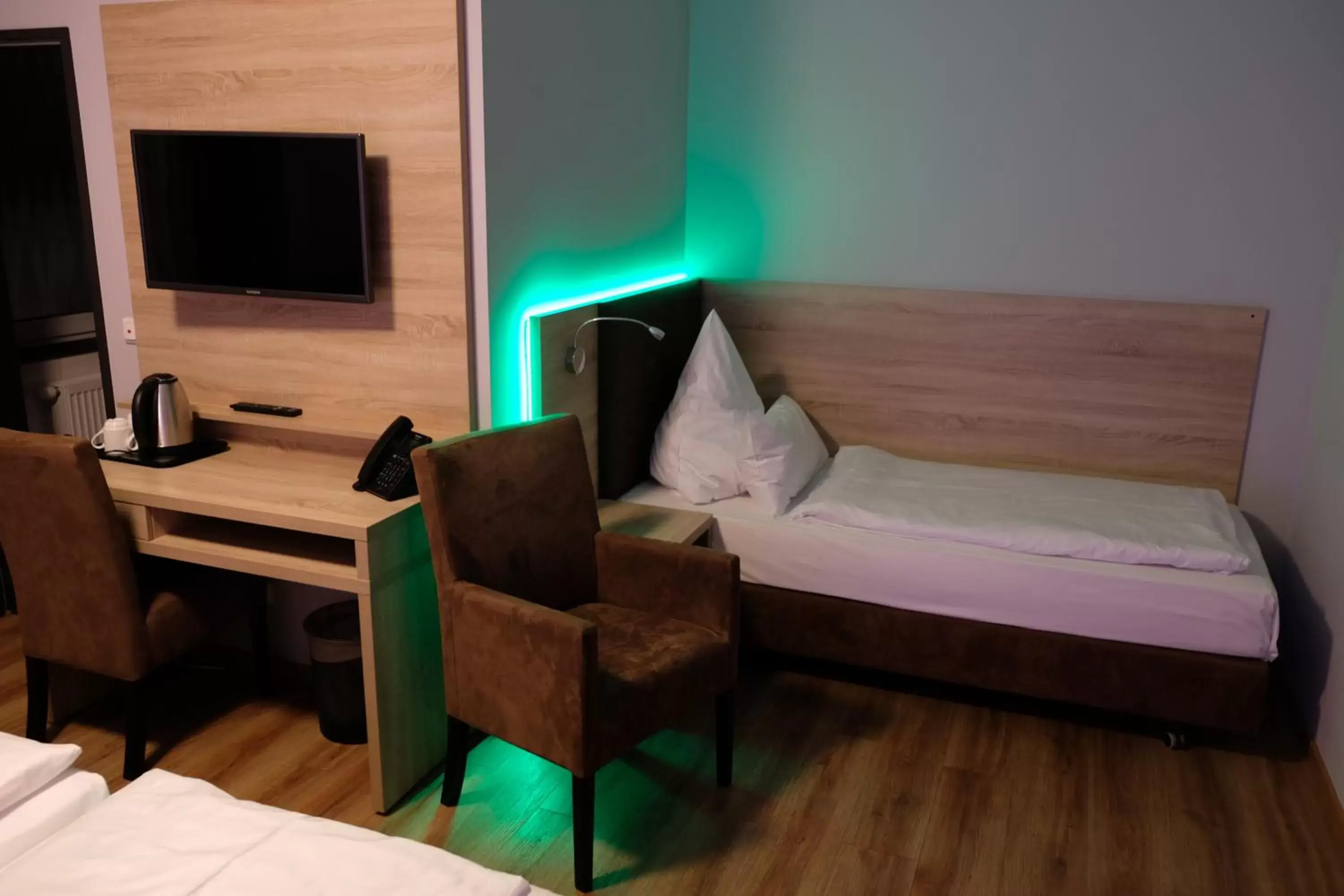 Photo of the whole room, Bed in Minx – CityHotels