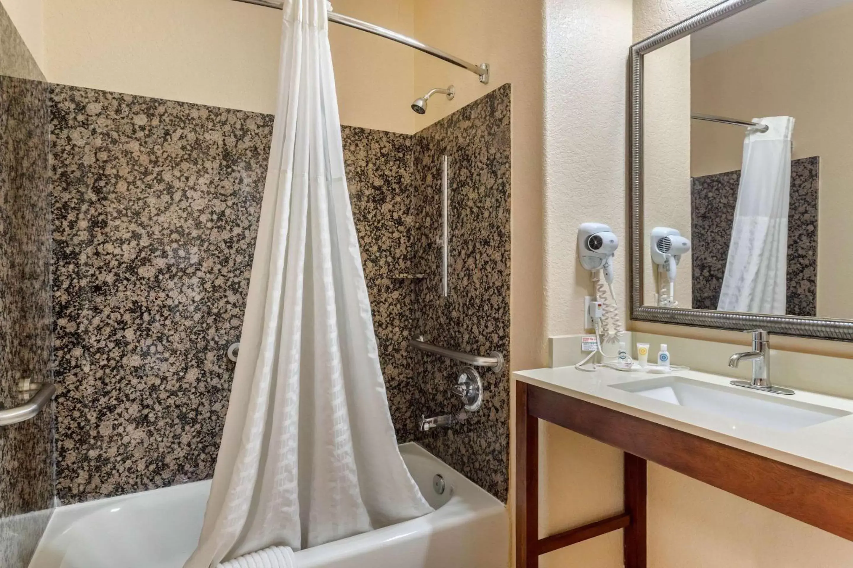 Photo of the whole room, Bathroom in Comfort Suites Baytown I – 10