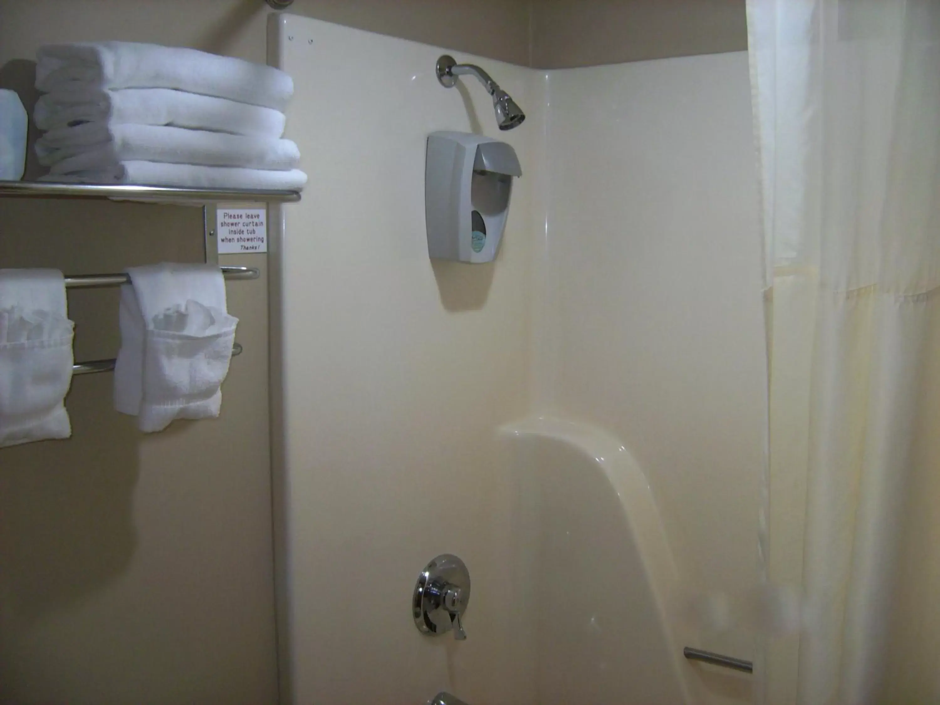 Shower, Bathroom in All American Inn & Suites Branson