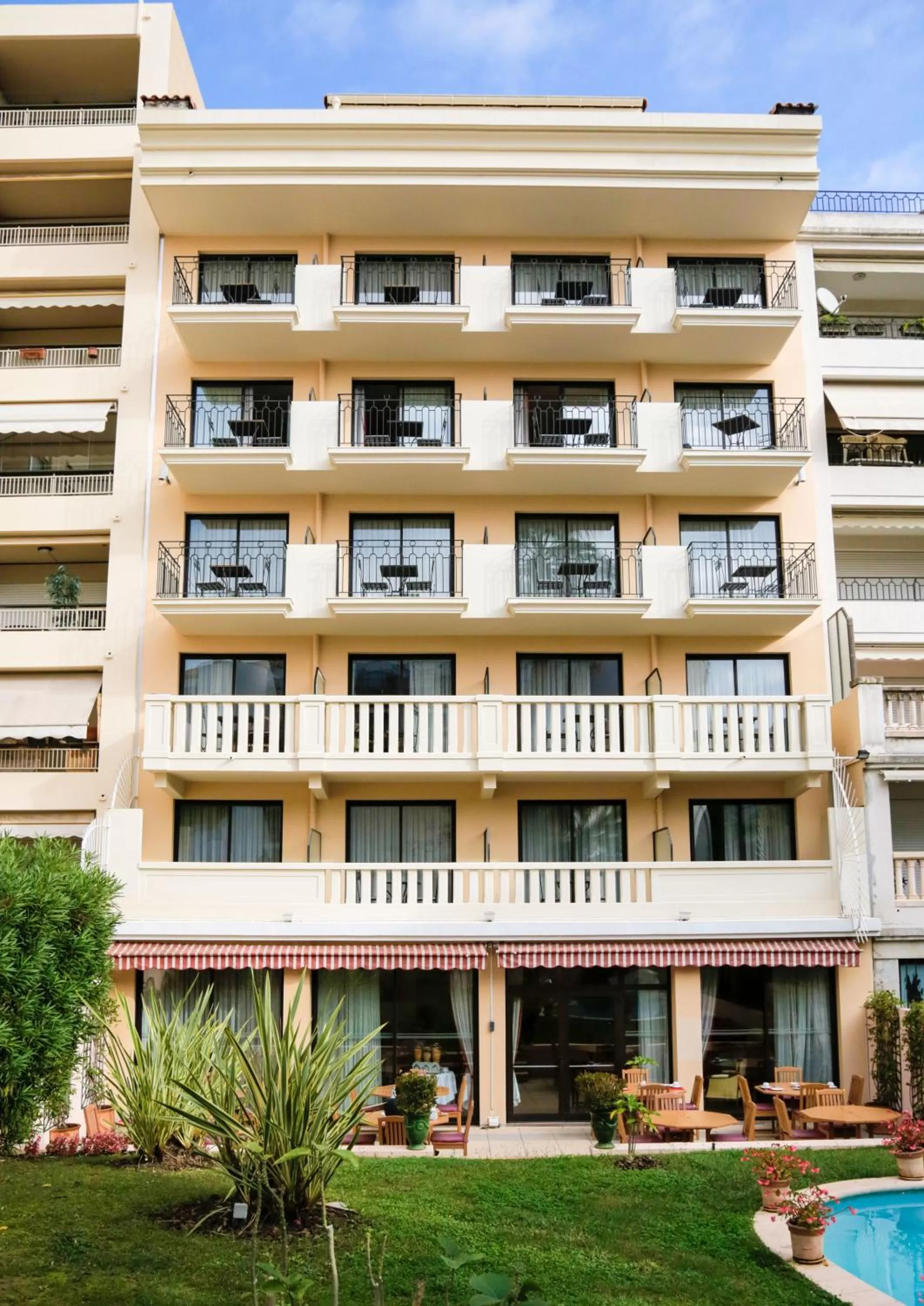 Garden in Sun Riviera Hotel