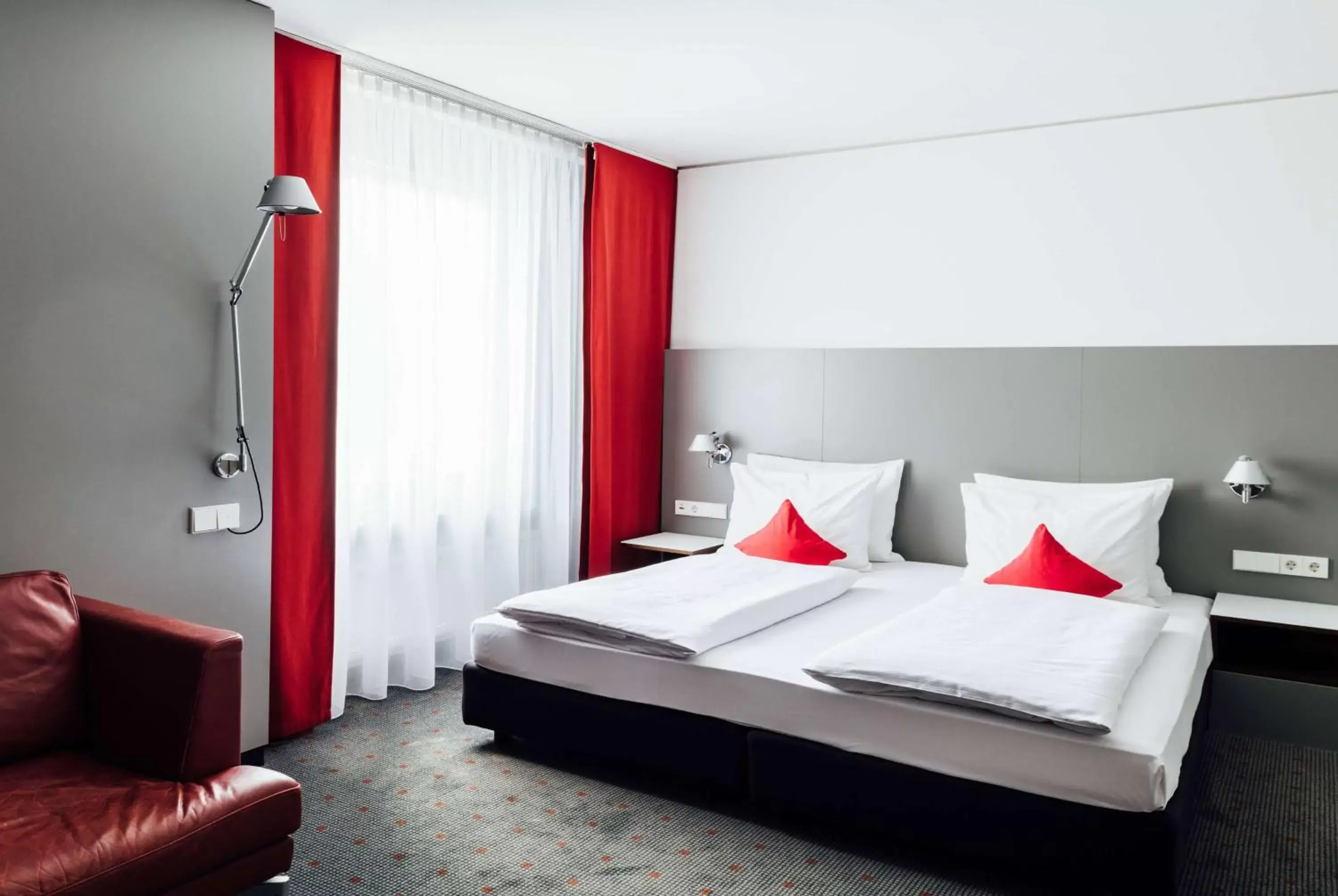 Photo of the whole room, Bed in Vienna House Easy by Wyndham Stuttgart