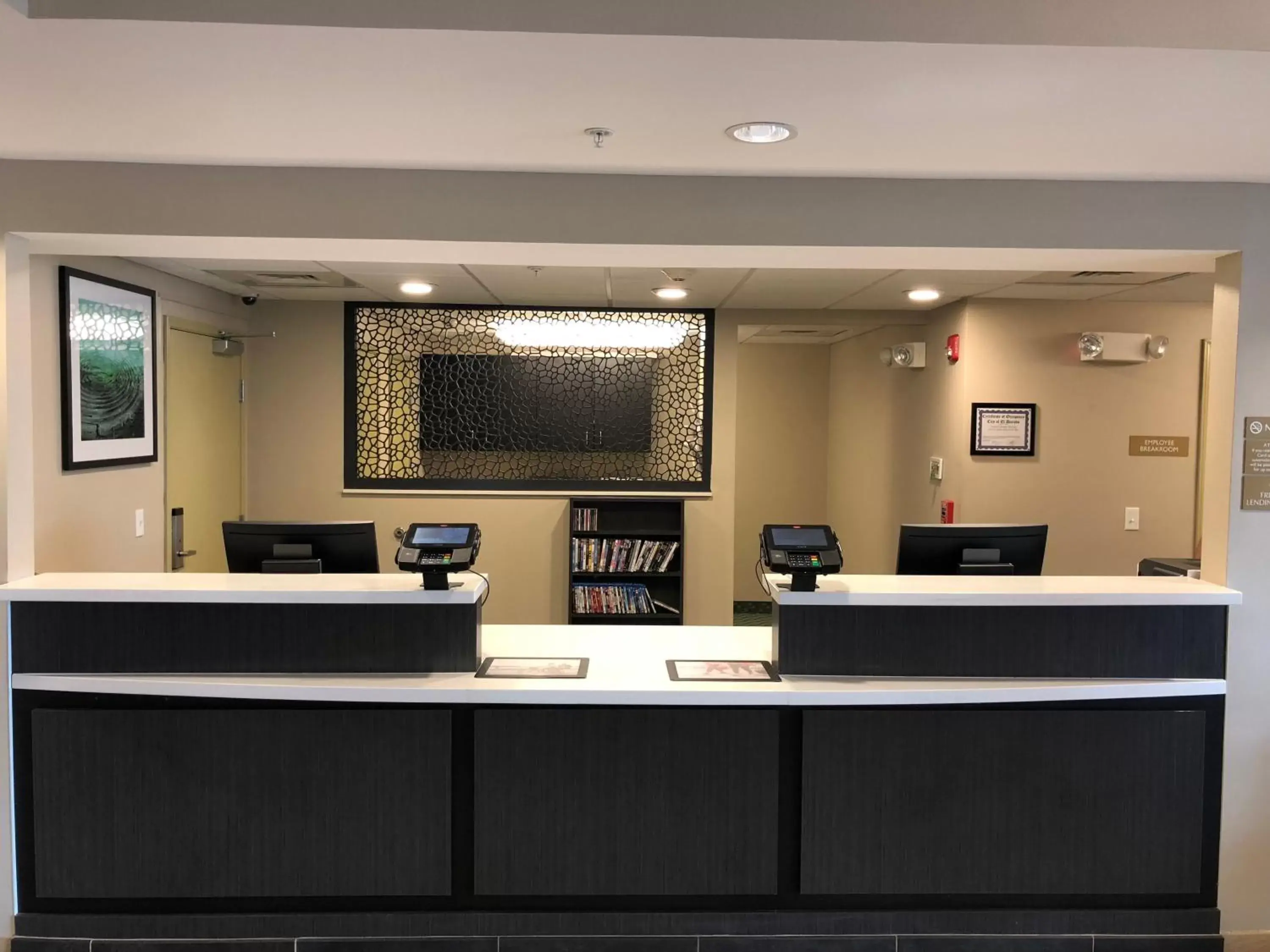 Property building, Lobby/Reception in Candlewood Suites - El Dorado, an IHG Hotel