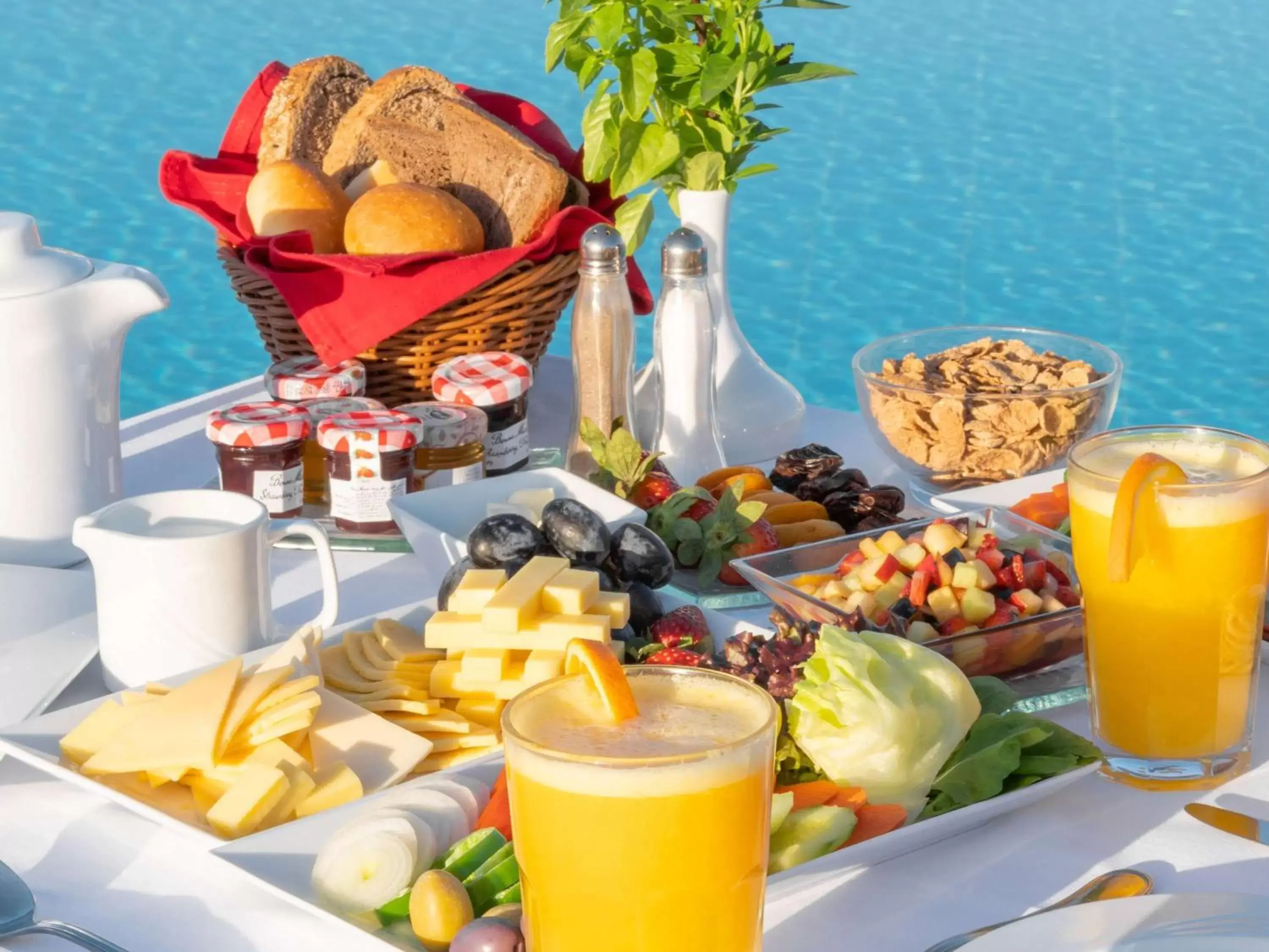 Restaurant/places to eat, Breakfast in Mercure Hurghada Hotel