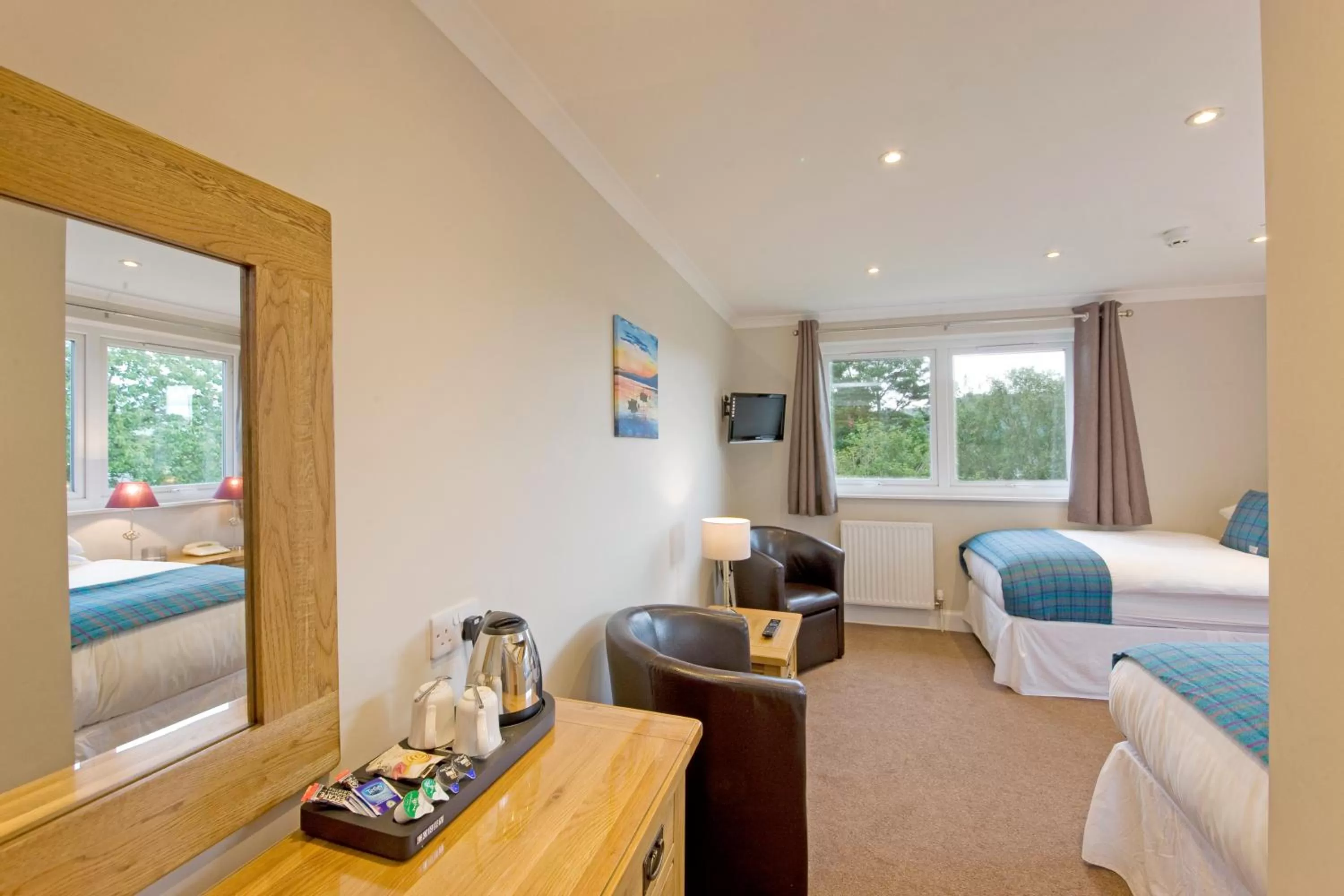 Bedroom, Bed in Falls of Lora Hotel