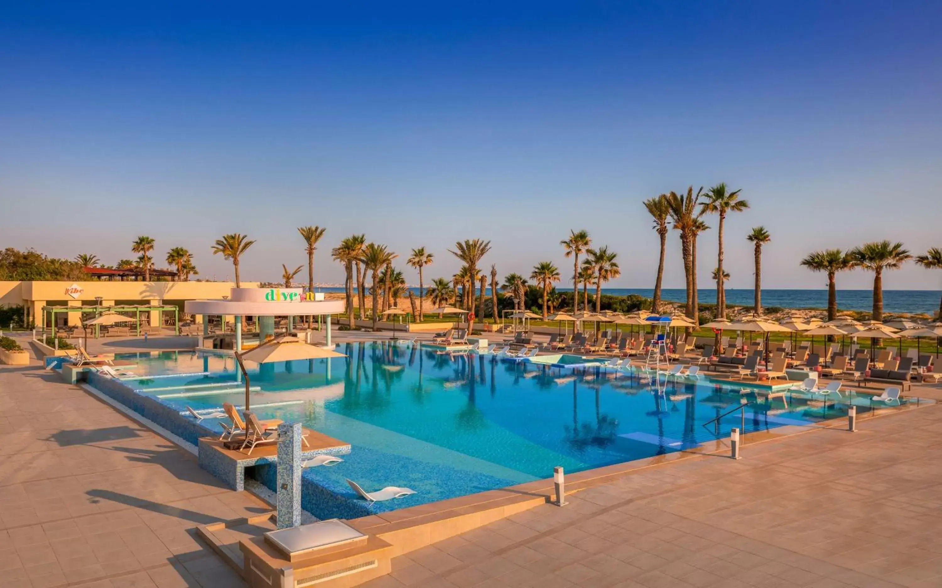 Lounge or bar, Swimming Pool in Hilton Skanes Monastir Beach Resort