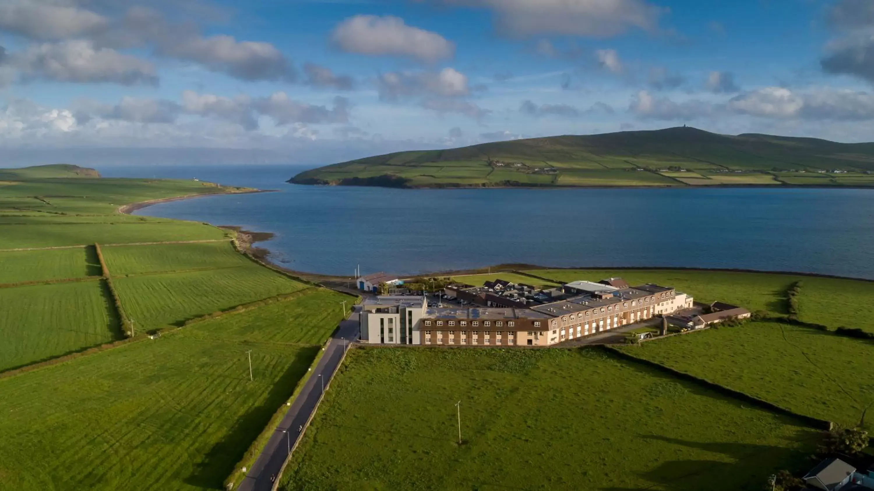 Property building, Bird's-eye View in Dingle Skellig Hotel