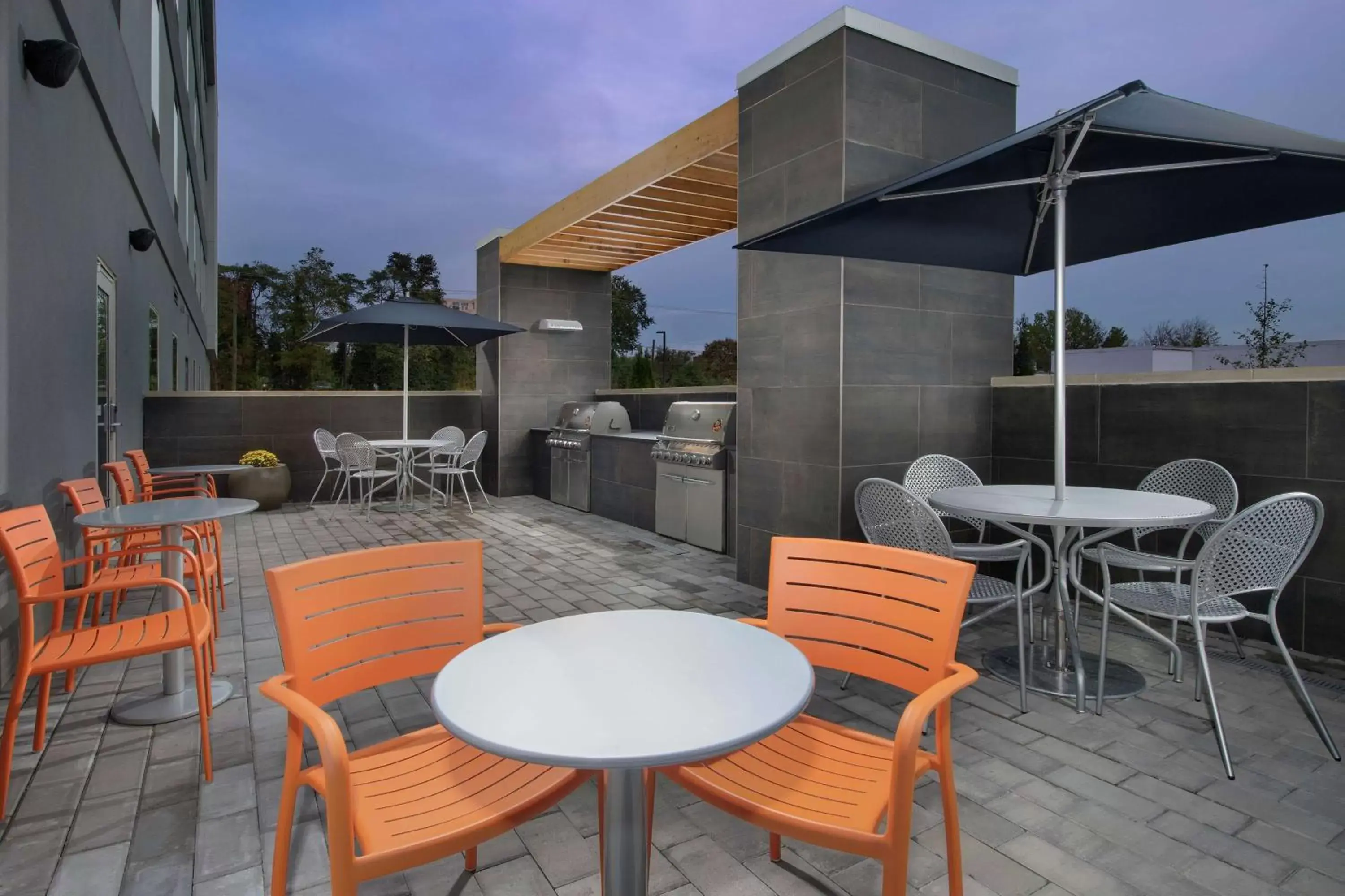 Patio, Restaurant/Places to Eat in Home2 Suites By Hilton Charlottesville Downtown