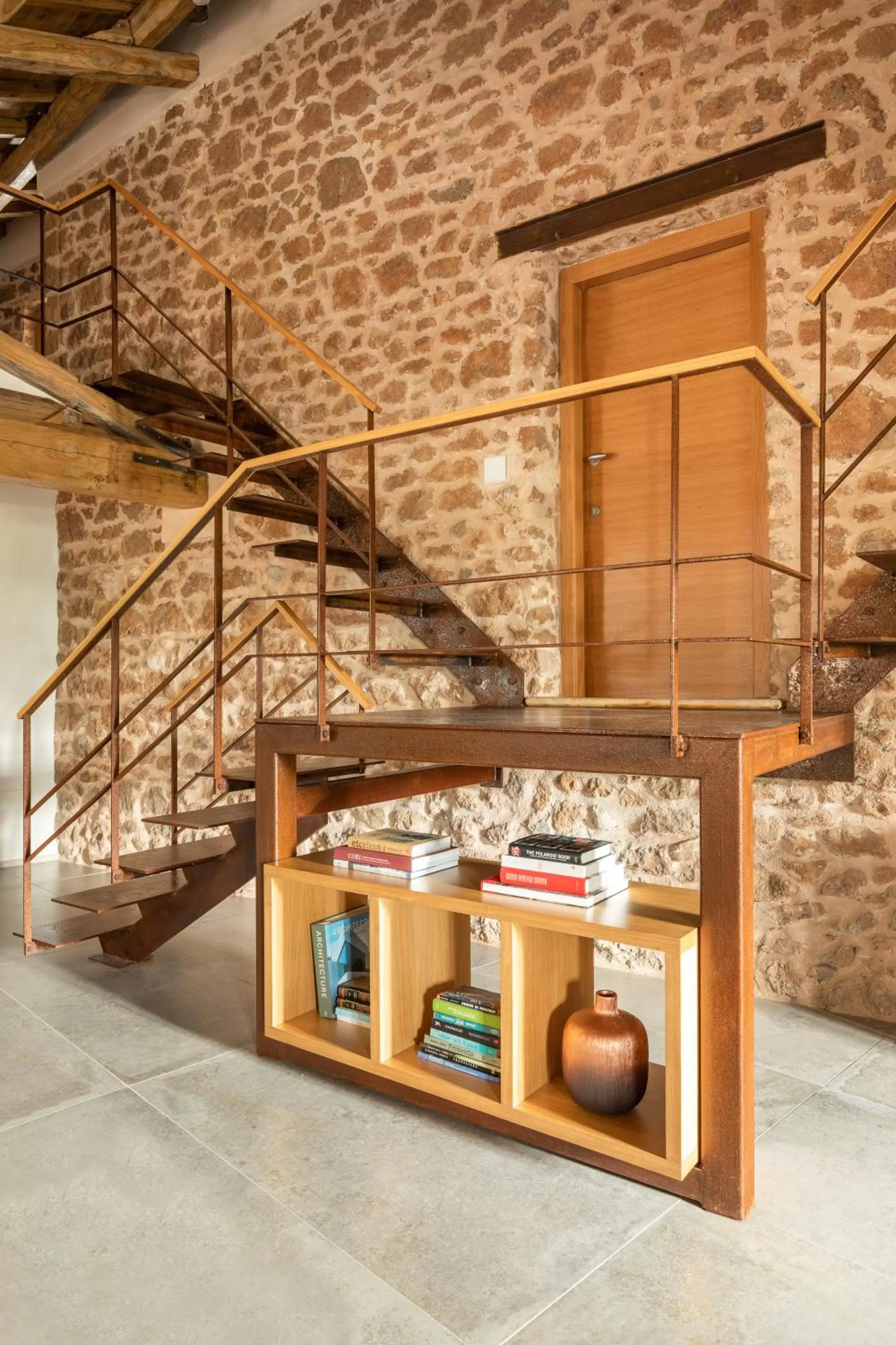 Communal lounge/ TV room in Antico Borgo Molino 7cento vicino ai Giardini di Ninfa