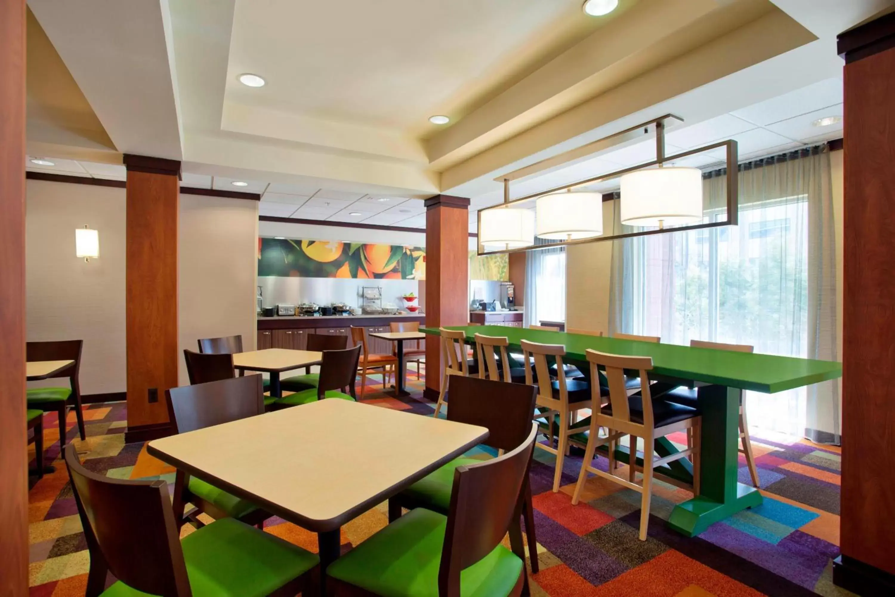 Restaurant/Places to Eat in Fairfield Inn & Suites Detroit Metro Airport Romulus