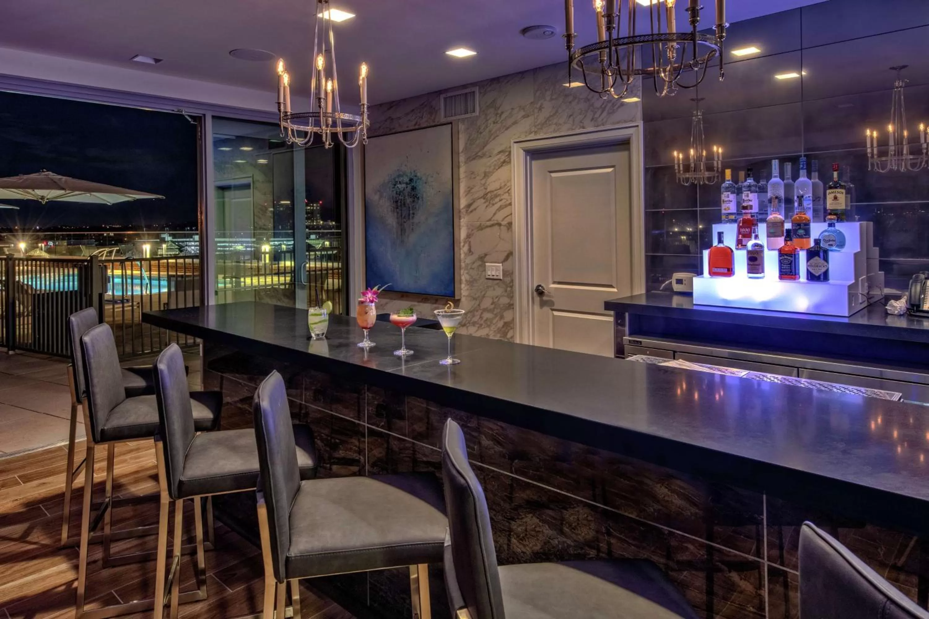 Lounge or bar in Hilton Nashville Green Hills
