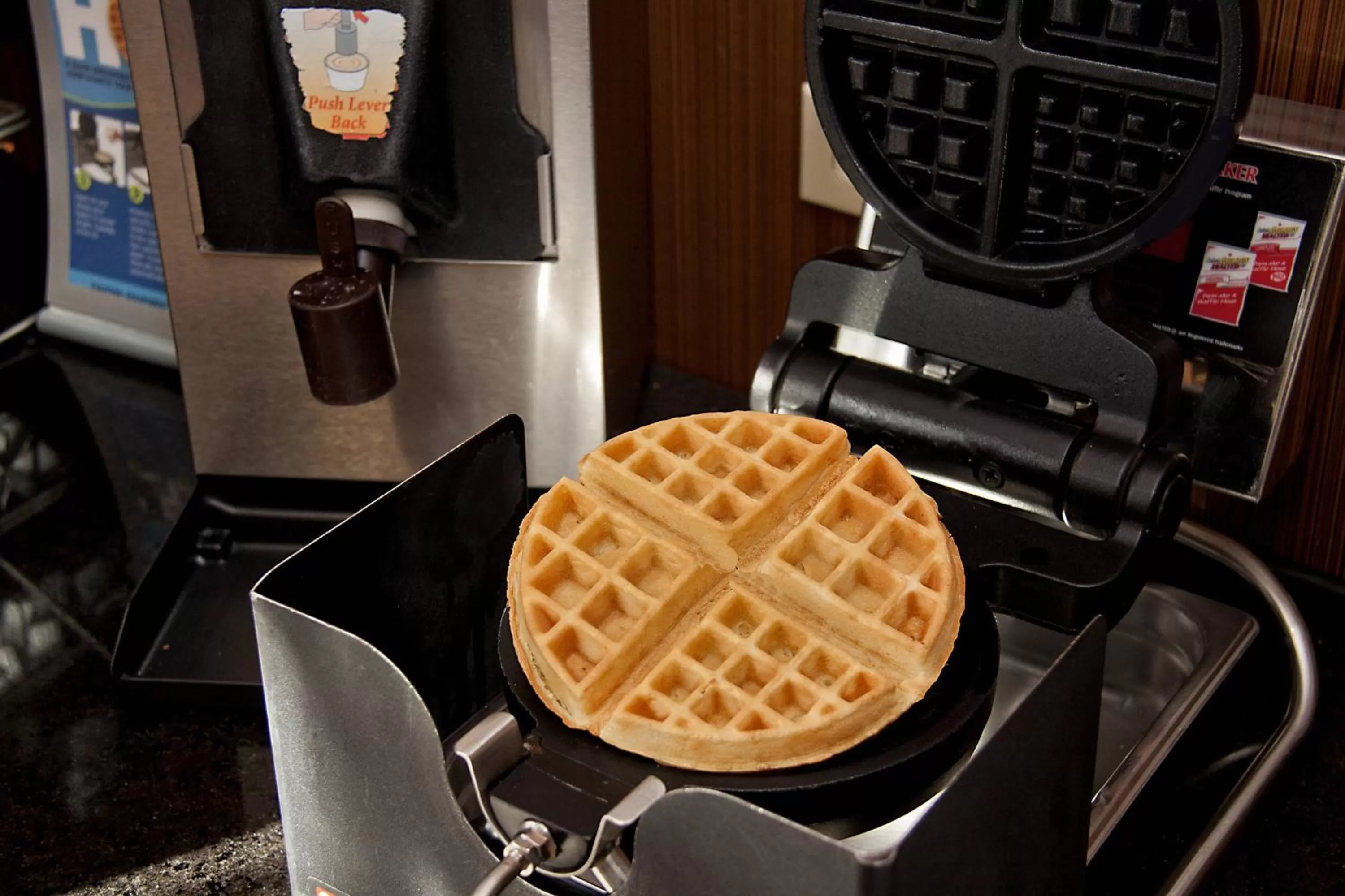 Restaurant/places to eat in Fairfield Inn & Suites by Marriott Edmond