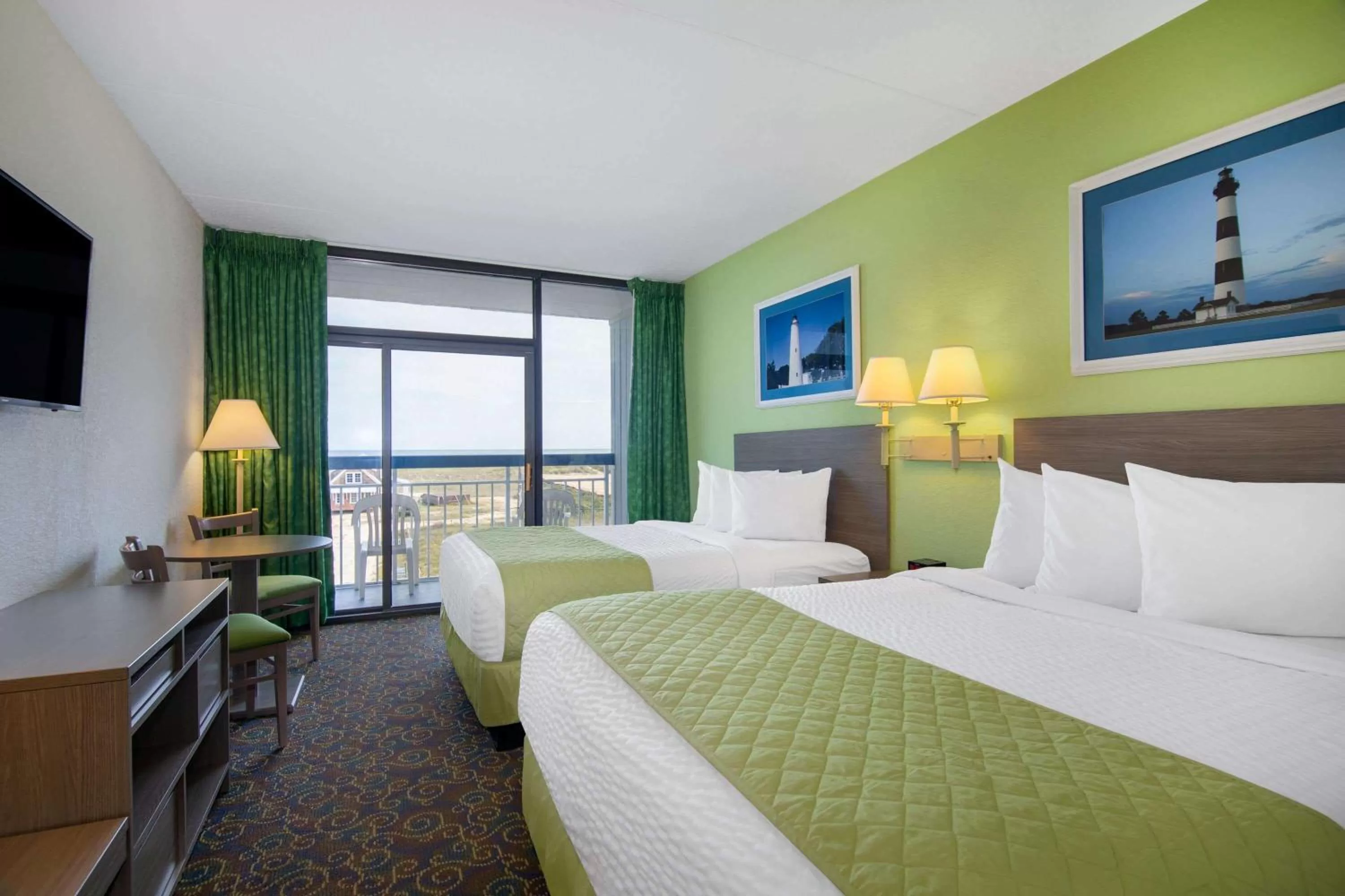 Photo of the whole room, Bed in Travelodge by Wyndham Outer Banks/Kill Devil Hills