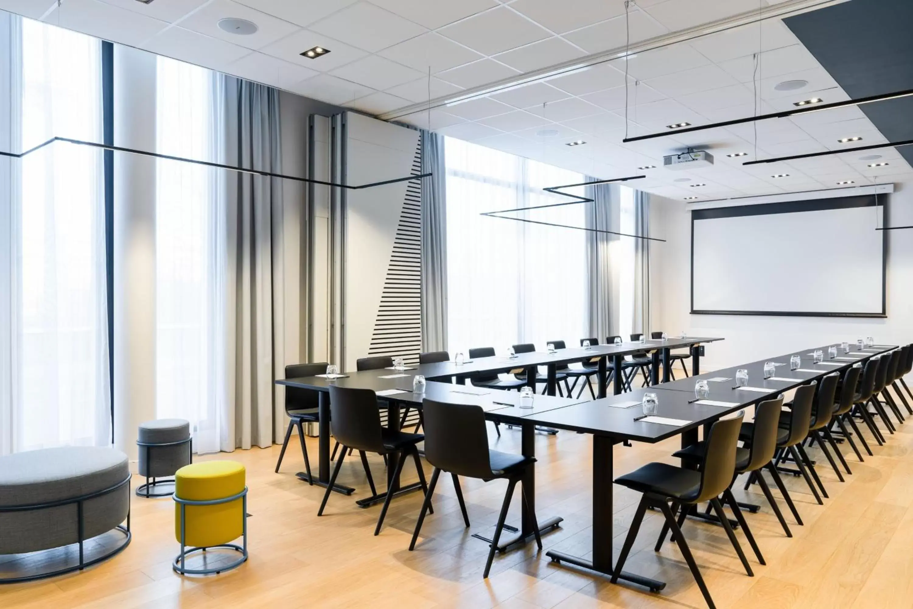 Meeting/conference room in Courtyard by Marriott Paris Creteil