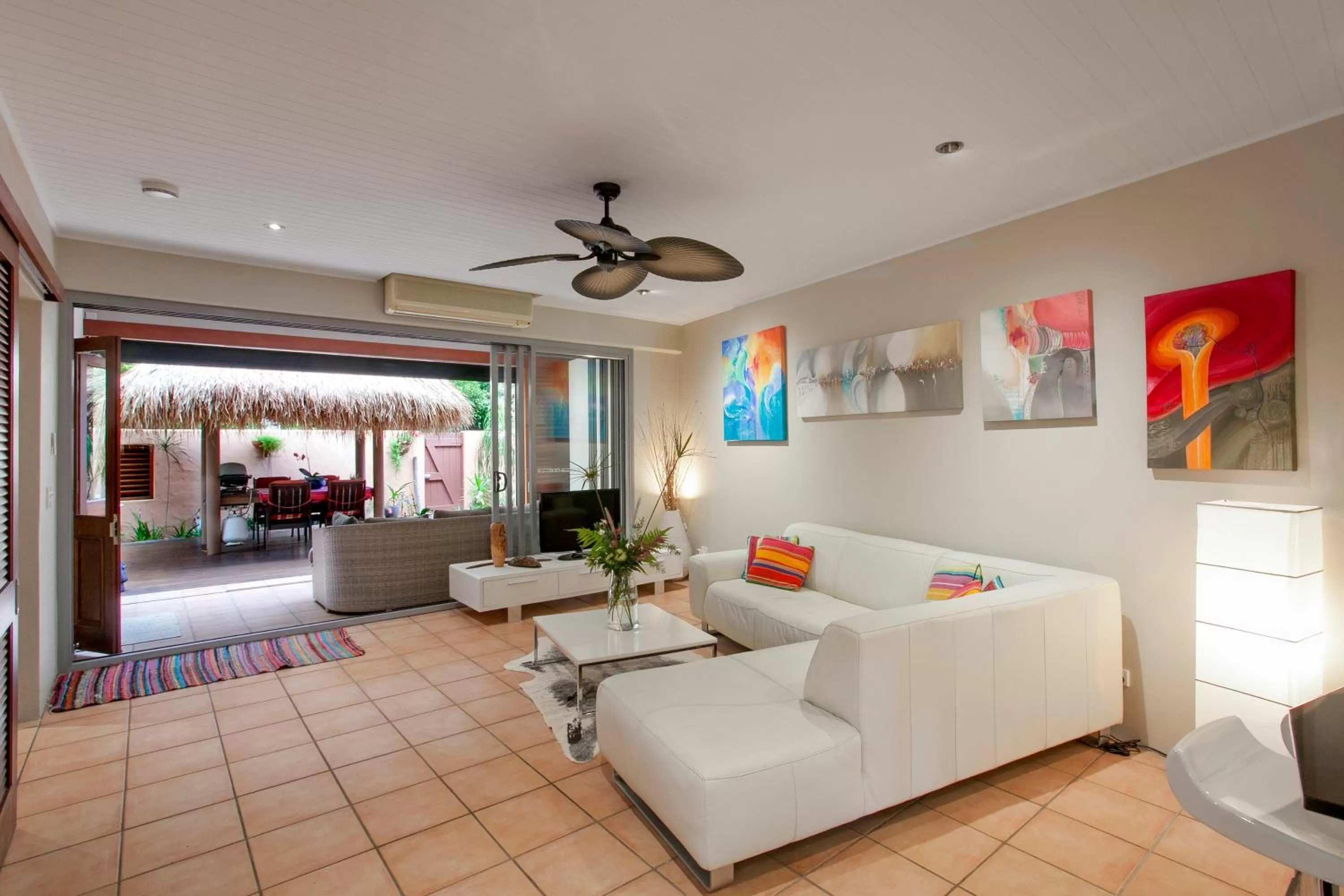 Patio, Seating Area in L'Auberge Noosa
