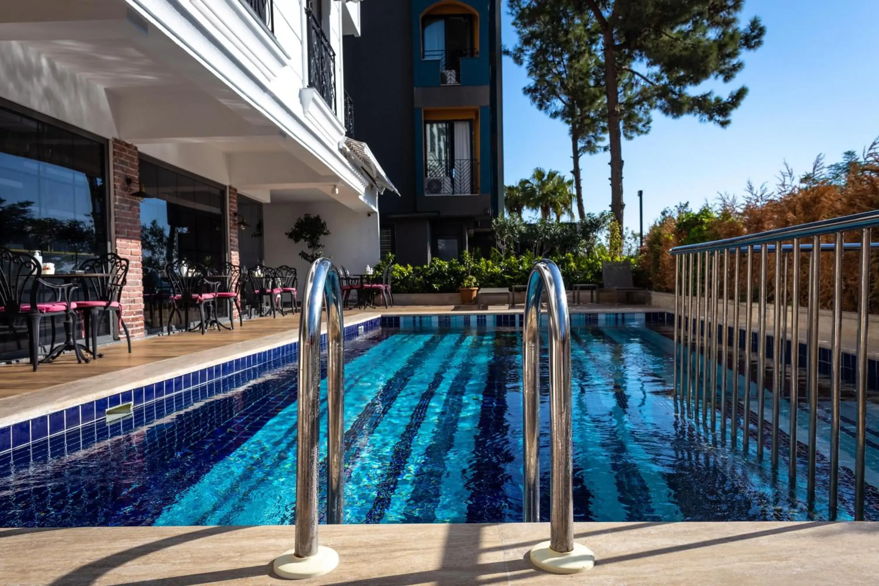Swimming Pool in Espina Hotel