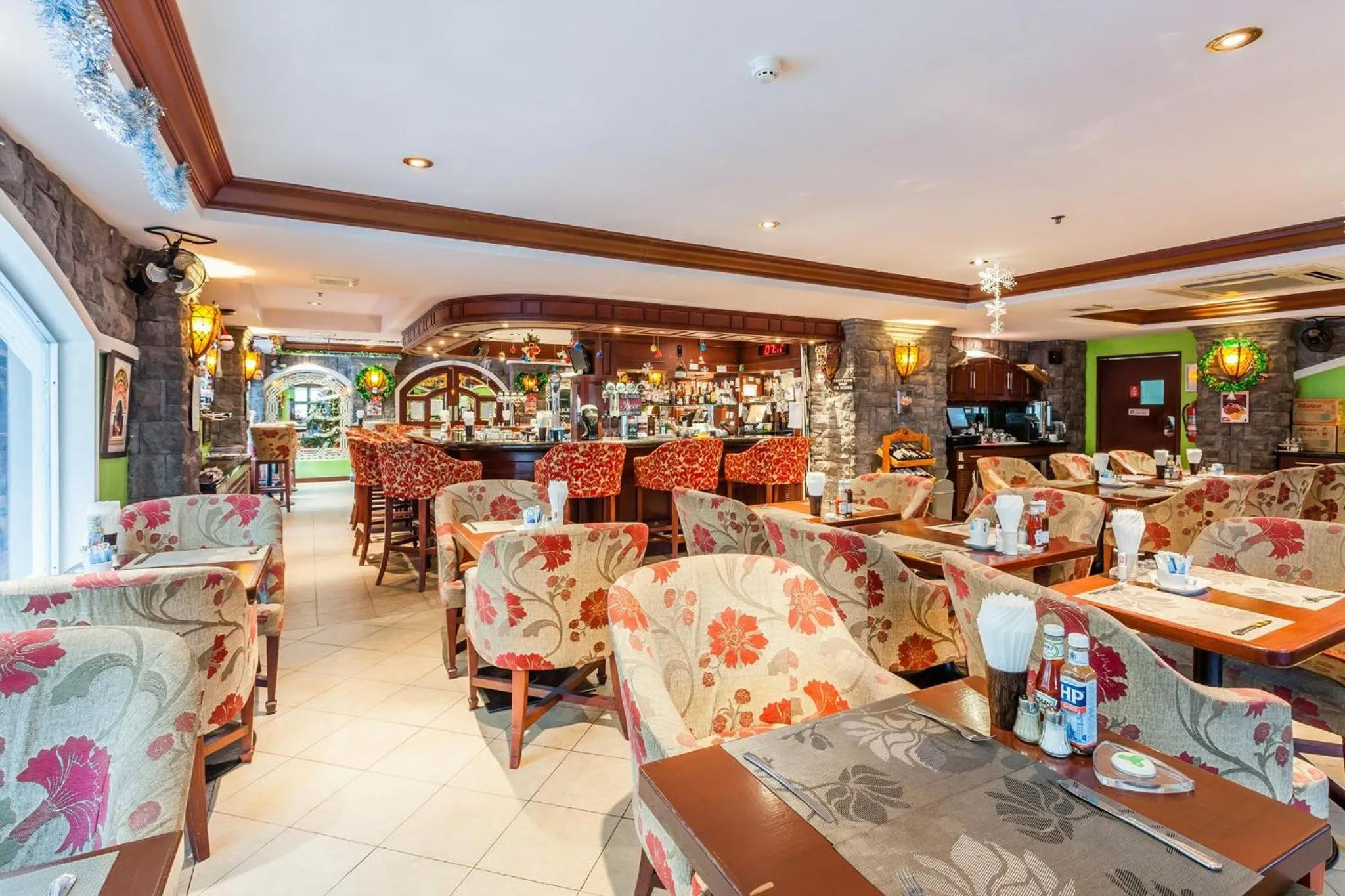 Restaurant/places to eat in Tara Court Hotel