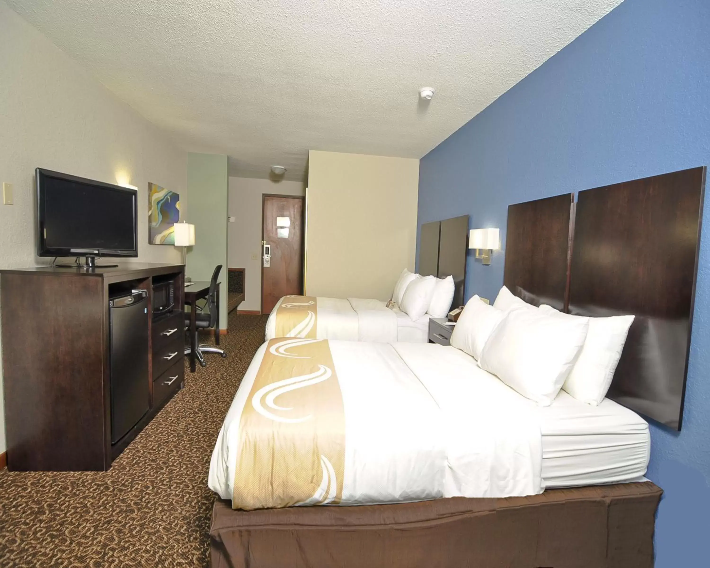 Standard Double Room with Two Double Beds in Quality Inn Milan-Sandusky Standard Double Room with Two Double Beds in Quality Inn Milan-Sandusky