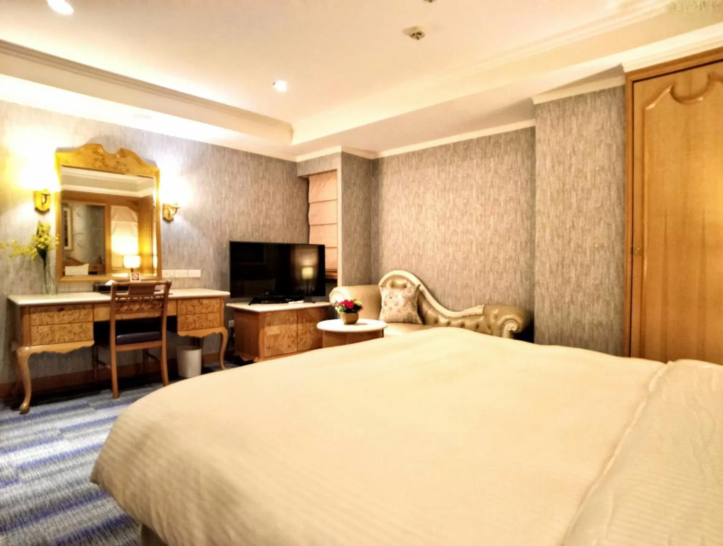 Bedroom, Bed in Beauty Hotels - Star Beauty Resort