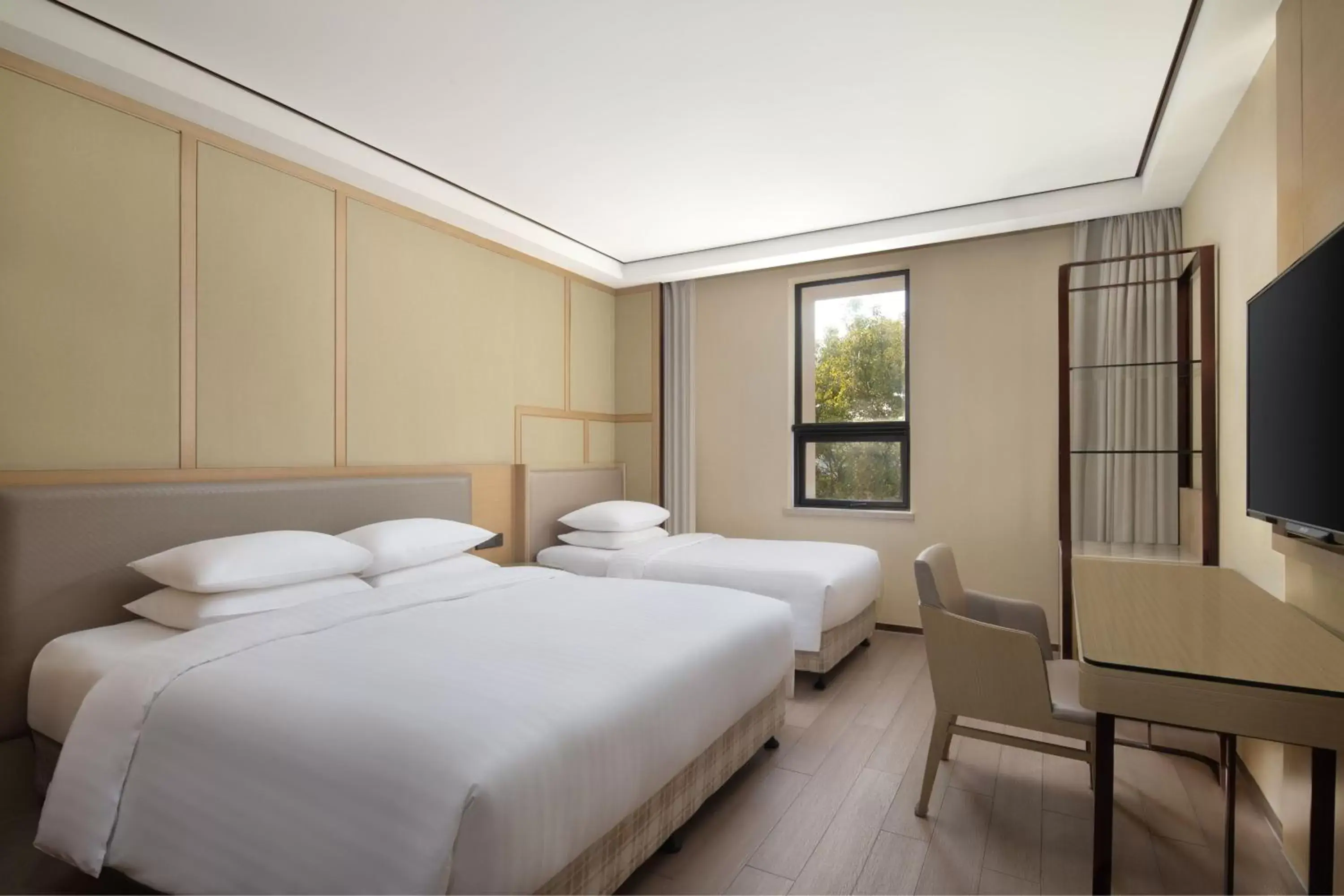 Photo of the whole room, Bed in Courtyard by Marriott Shanghai International Tourism and Resorts Zone