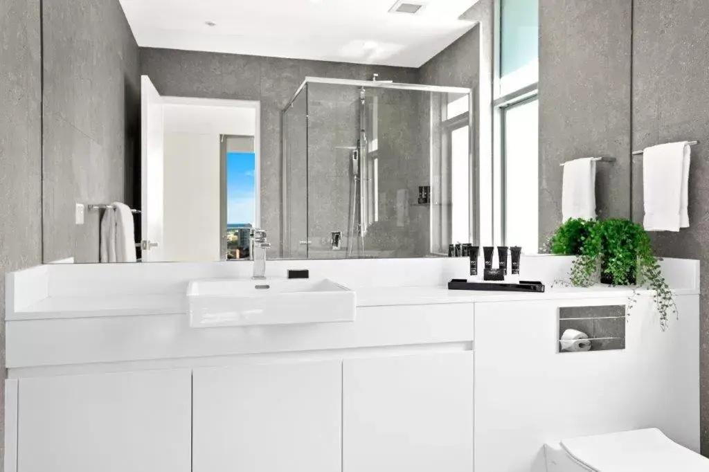 Bathroom in Argo Apartments
