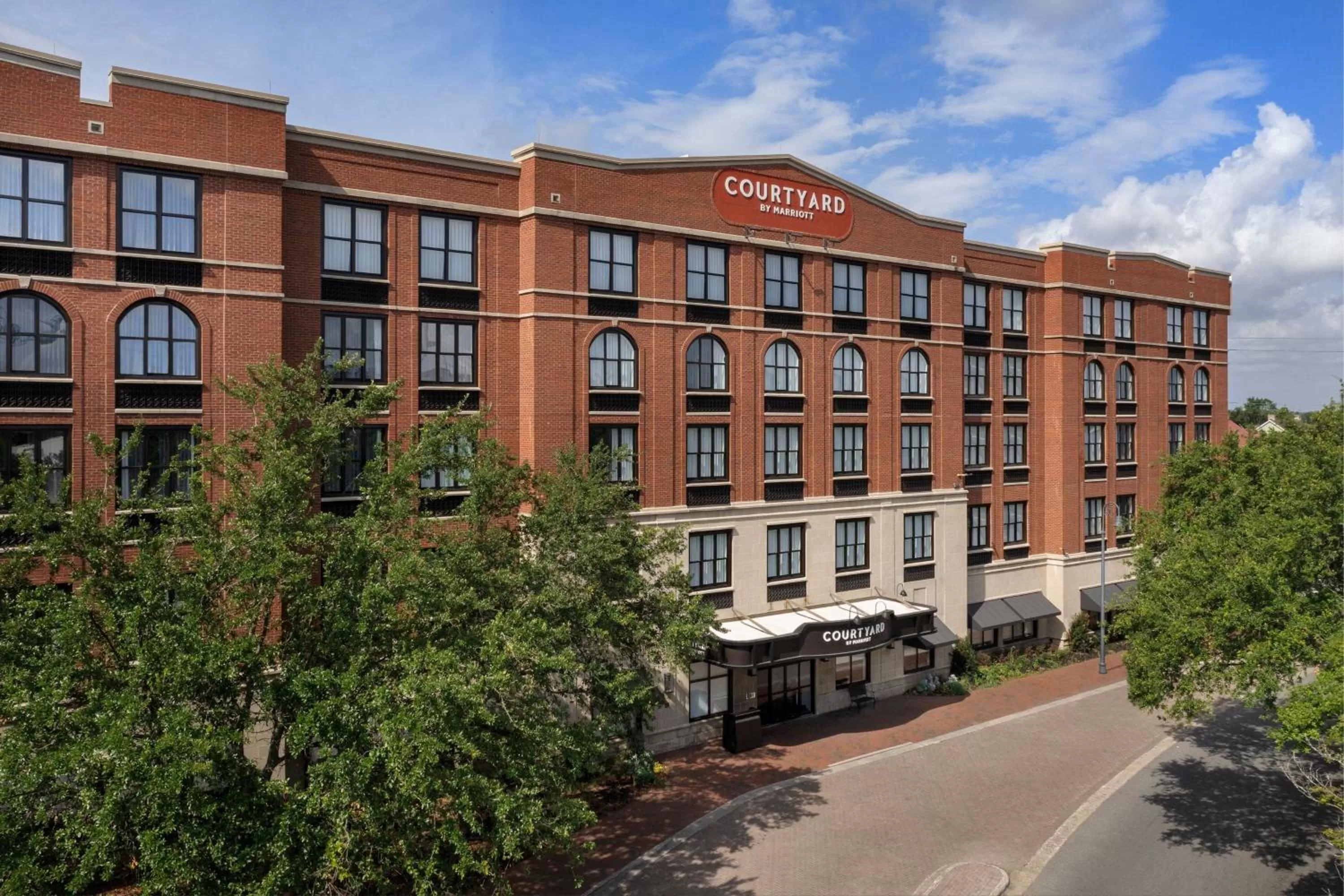 Property building in Courtyard by Marriott Savannah Downtown - Historic District