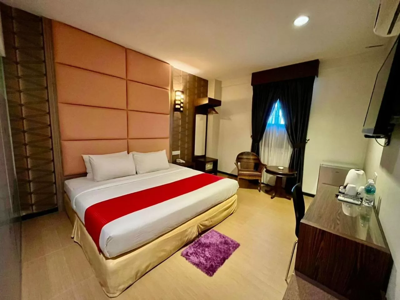 Bed in Eight Days Boutique Hotel - Impian Emas