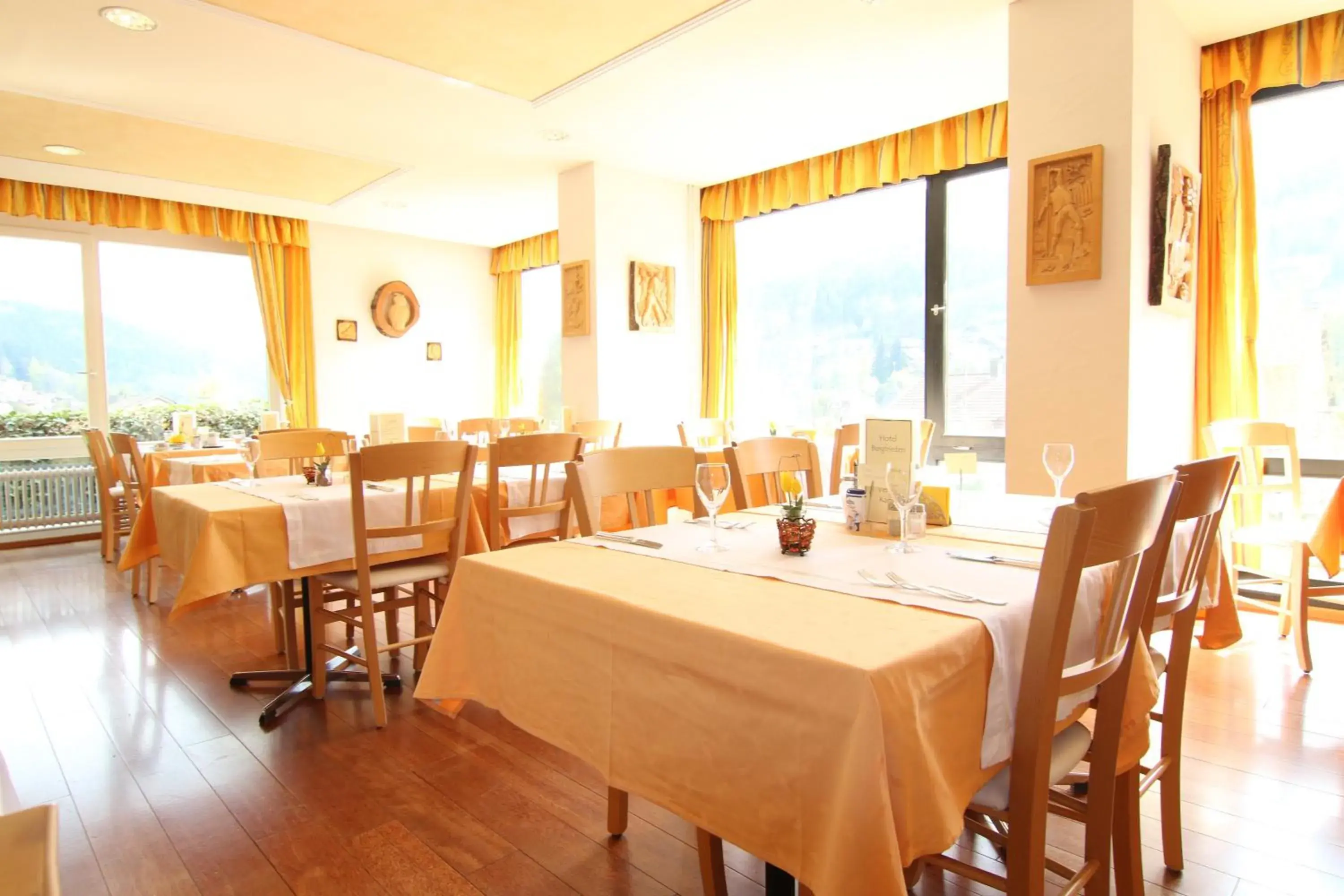 Restaurant/Places to Eat in Hotel Bergfrieden