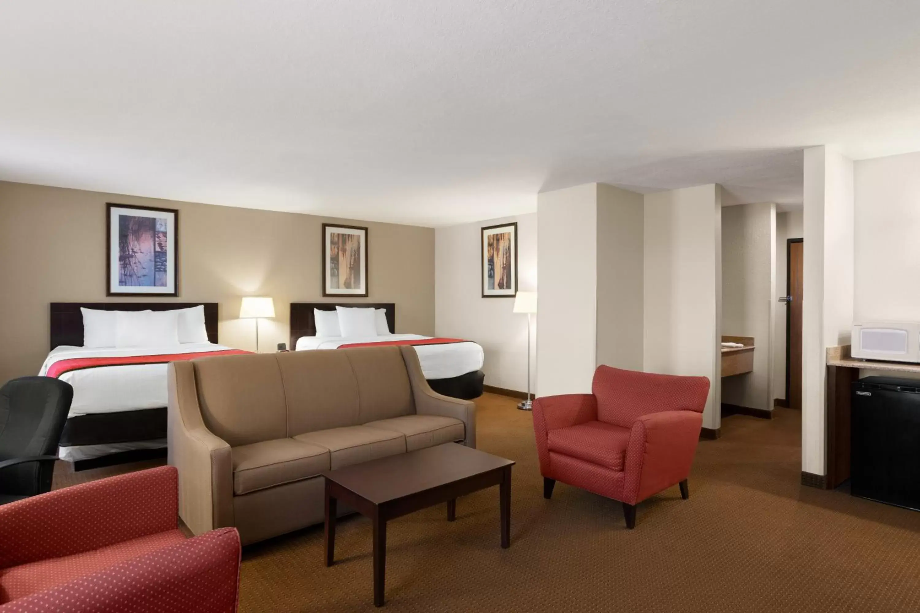 Bed in Ramada by Wyndham Elizabethtown Bed in Ramada by Wyndham Elizabethtown