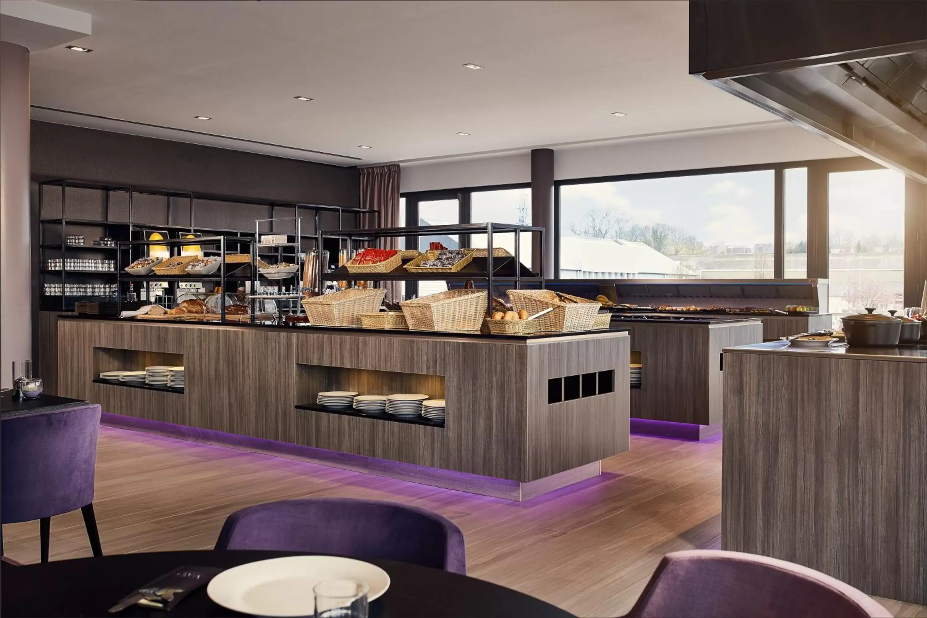 Restaurant/places to eat, Food in Hotel Charleroi Airport - Van Der Valk