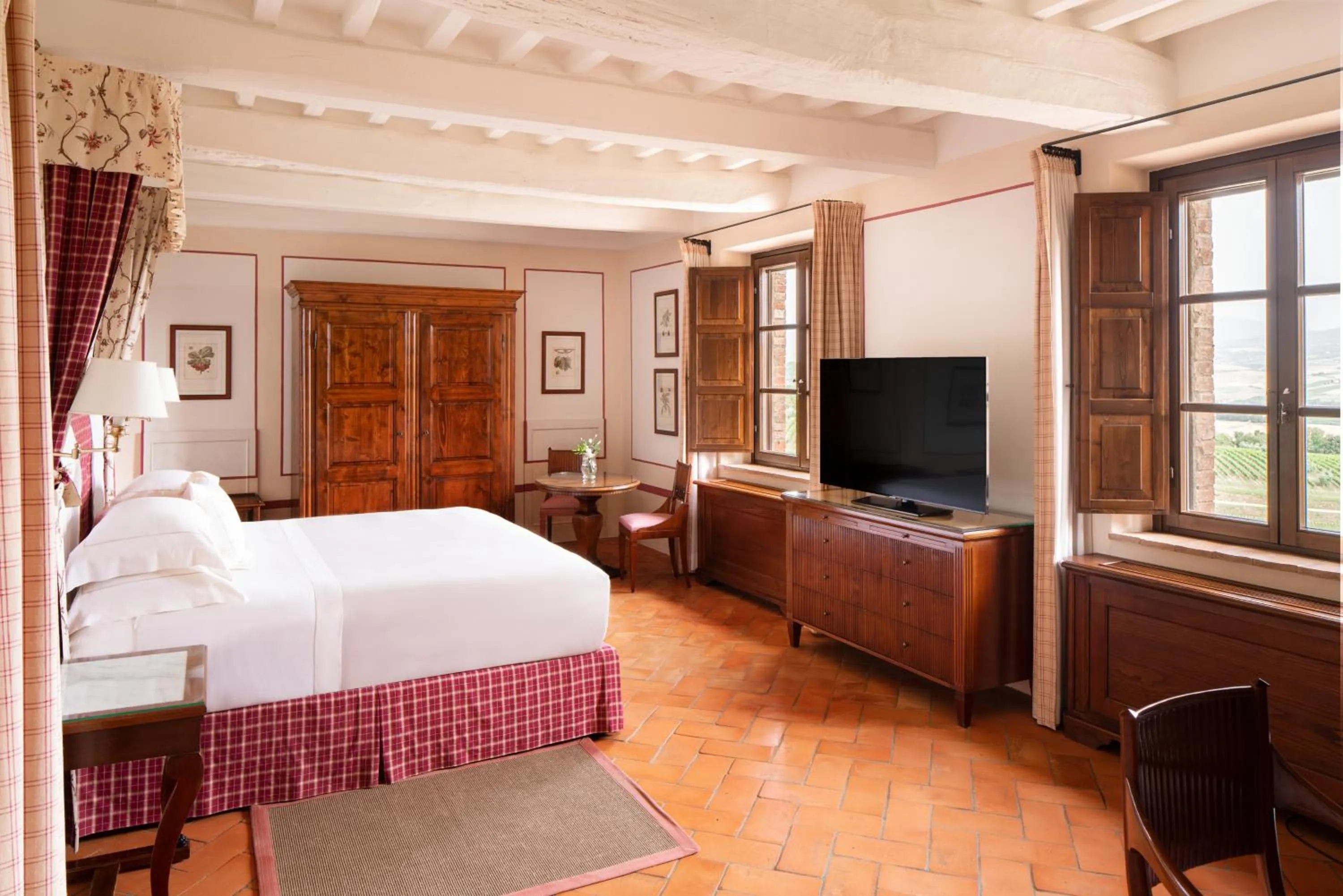 Photo of the whole room, Bed in Castello Banfi - Il Borgo - Relais et Chateaux