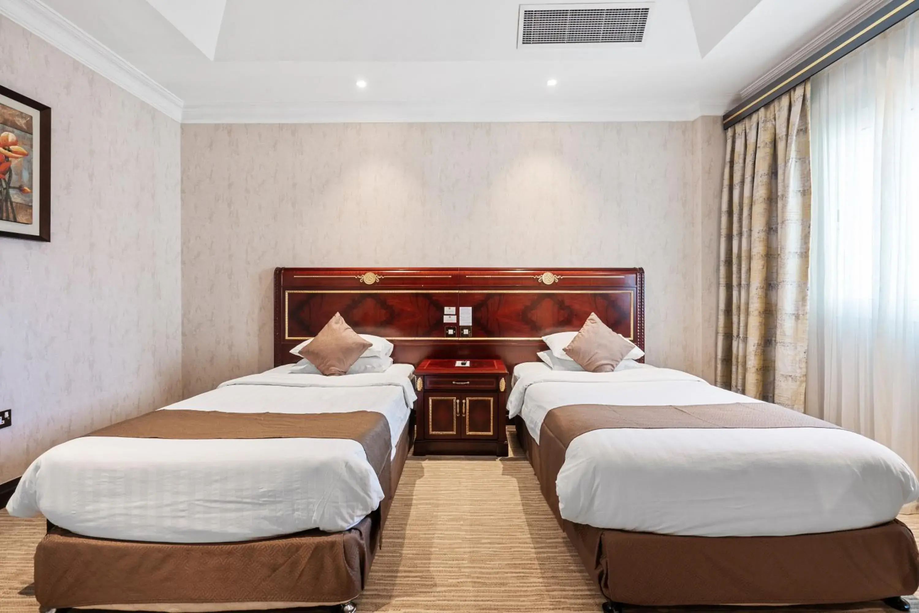 Bed in Chairmen Hotel