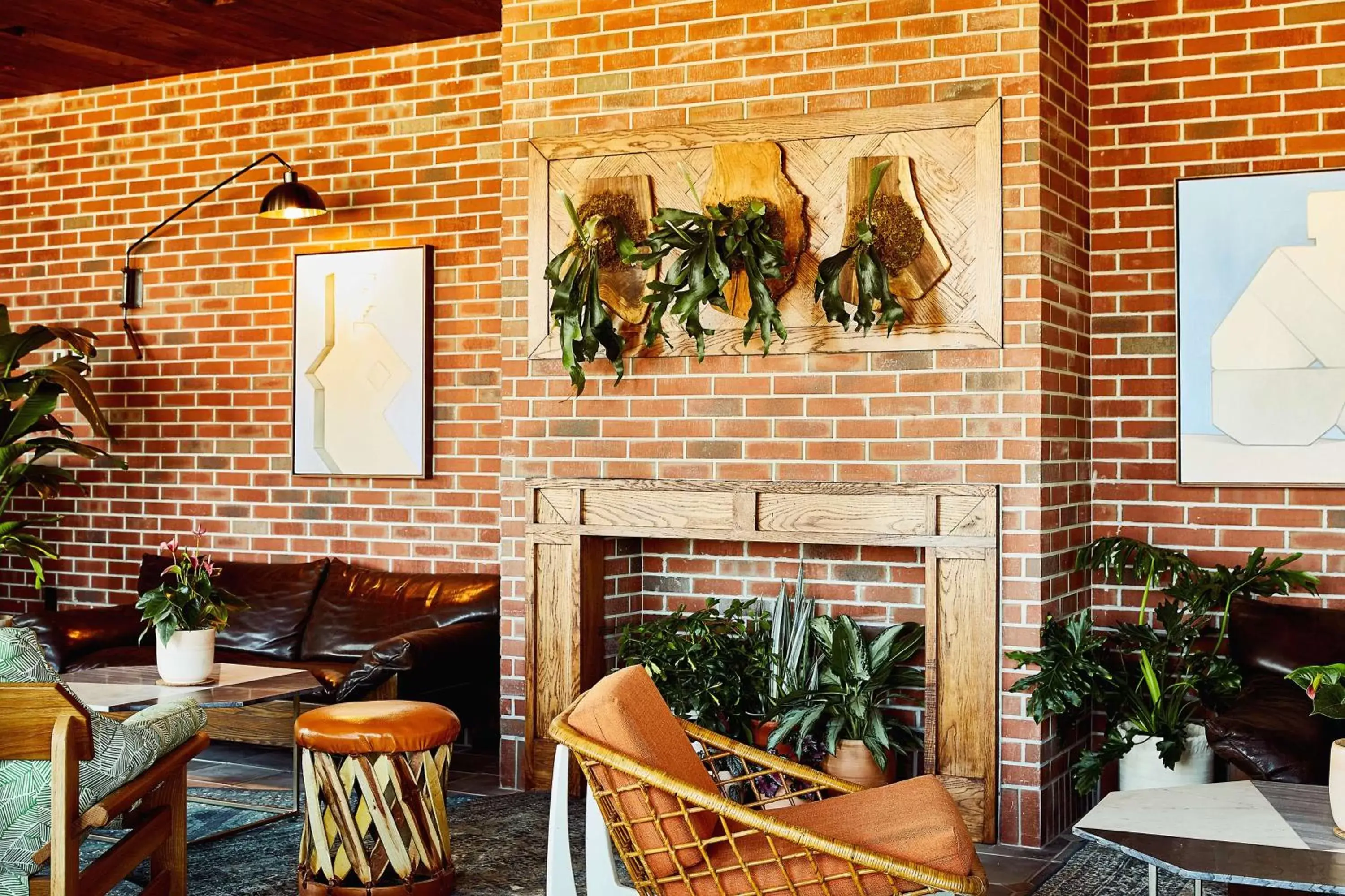 Restaurant/Places to Eat in Hotel Revival Baltimore