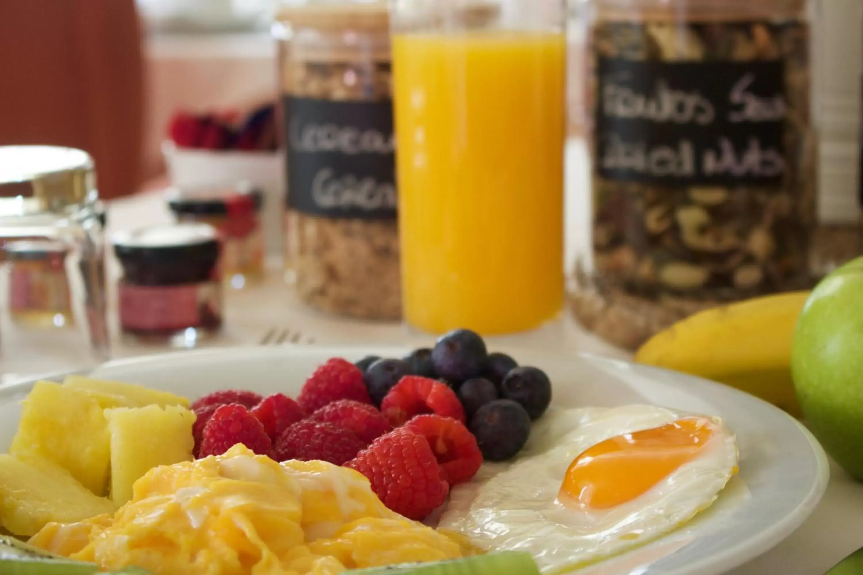 Continental breakfast in Paço do Bispo Boutique House