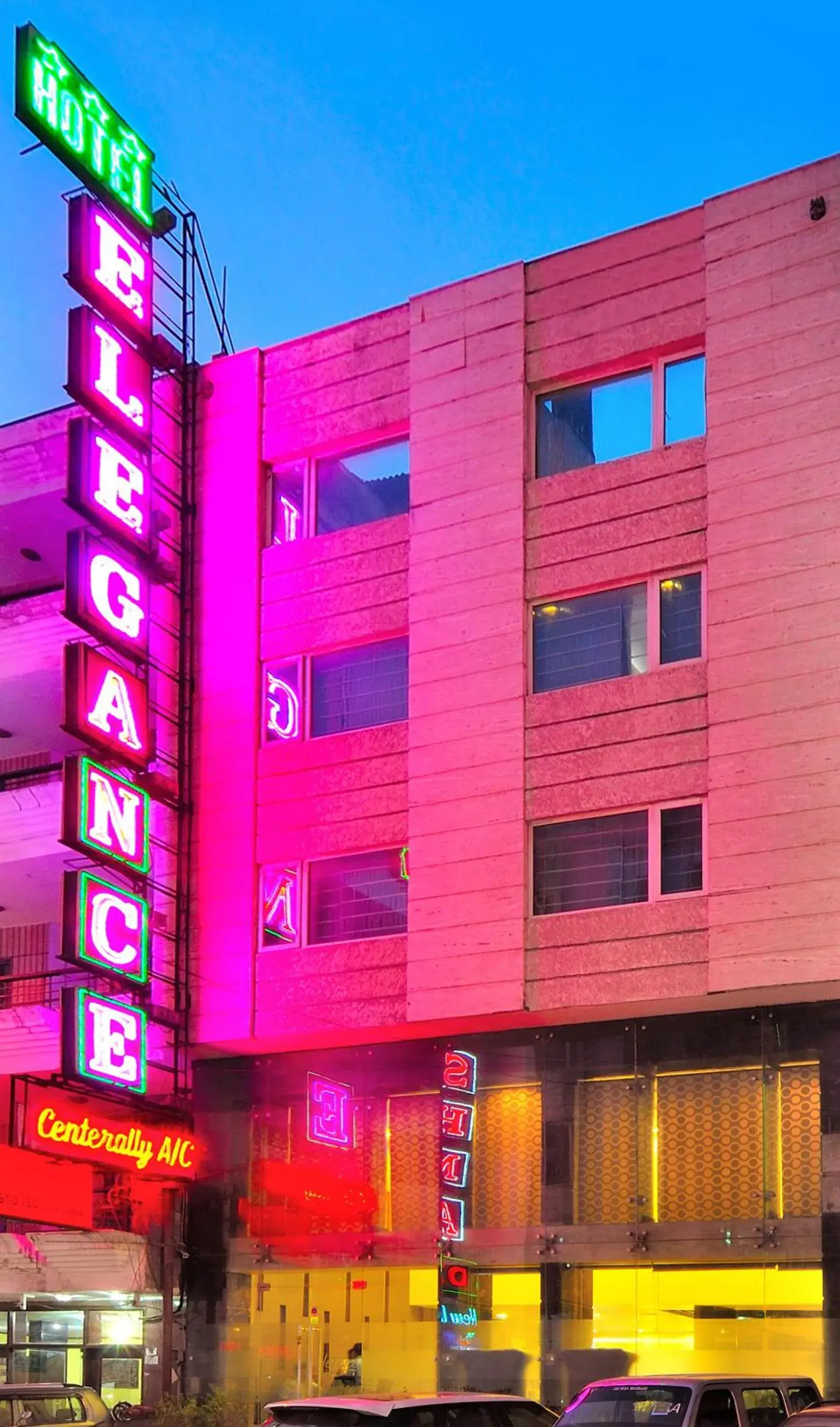 Facade/entrance, Property Building in Hotel Elegance